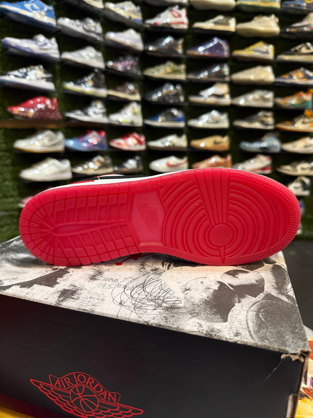 Jordan 1 low black toe