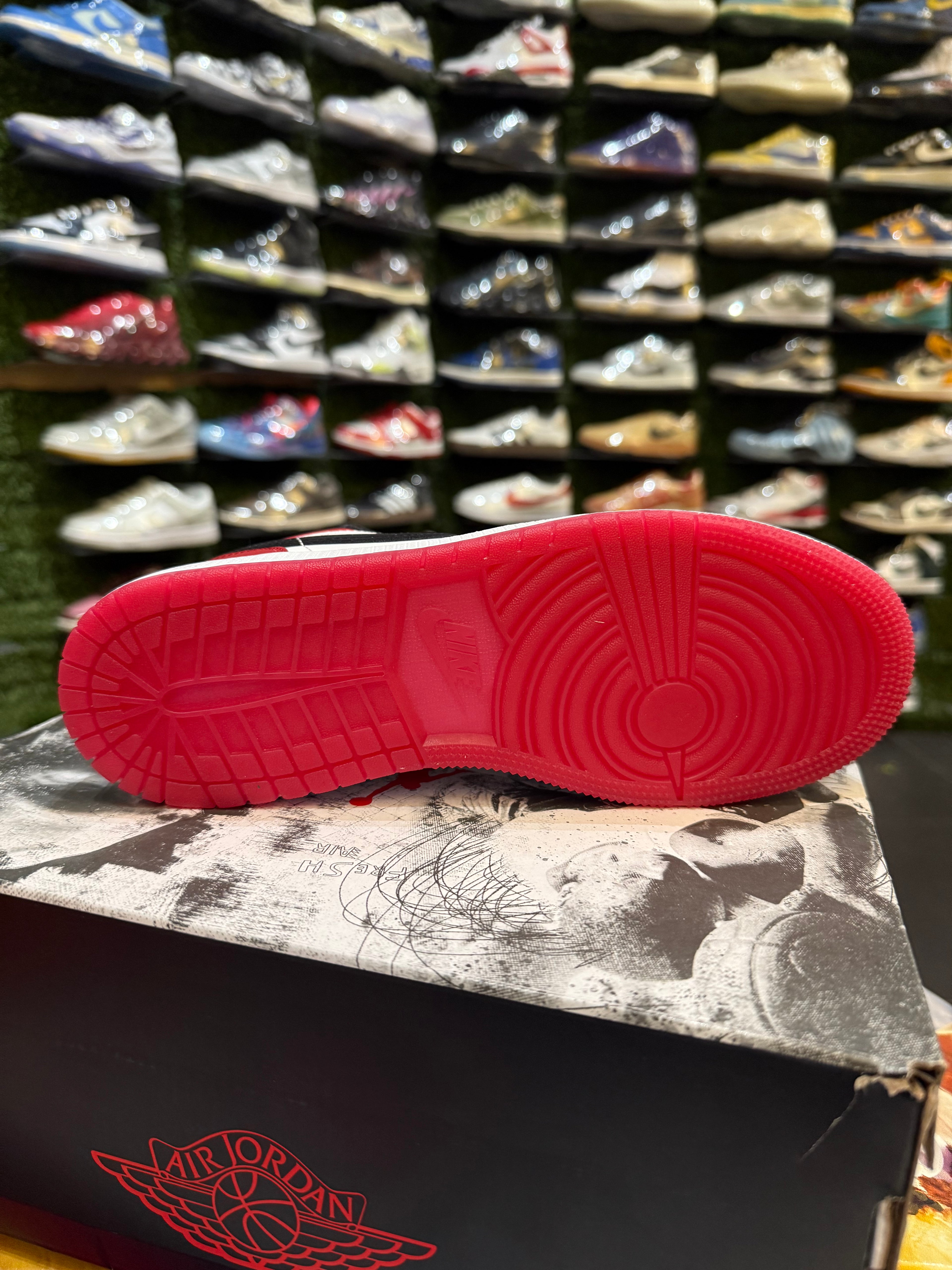 Jordan 1 low black toe