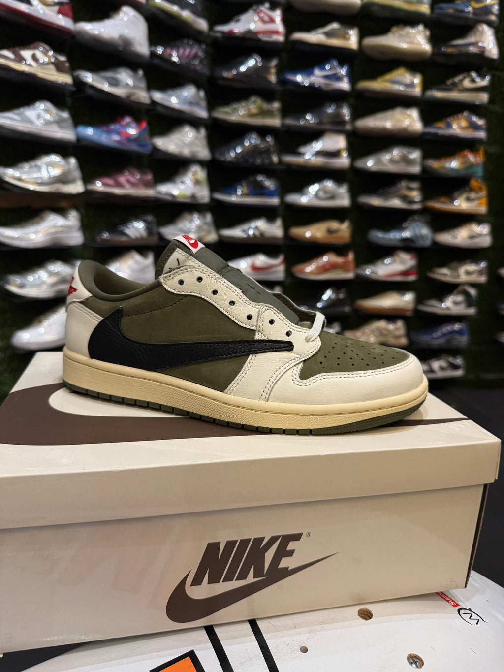 Jordan 1 low Travis olive