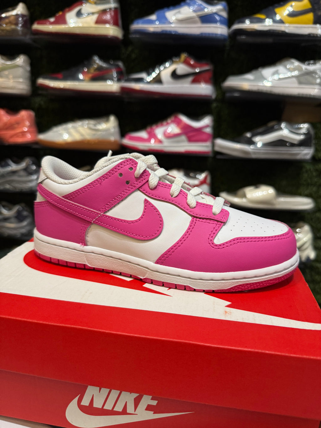 Dunk low laser fushia