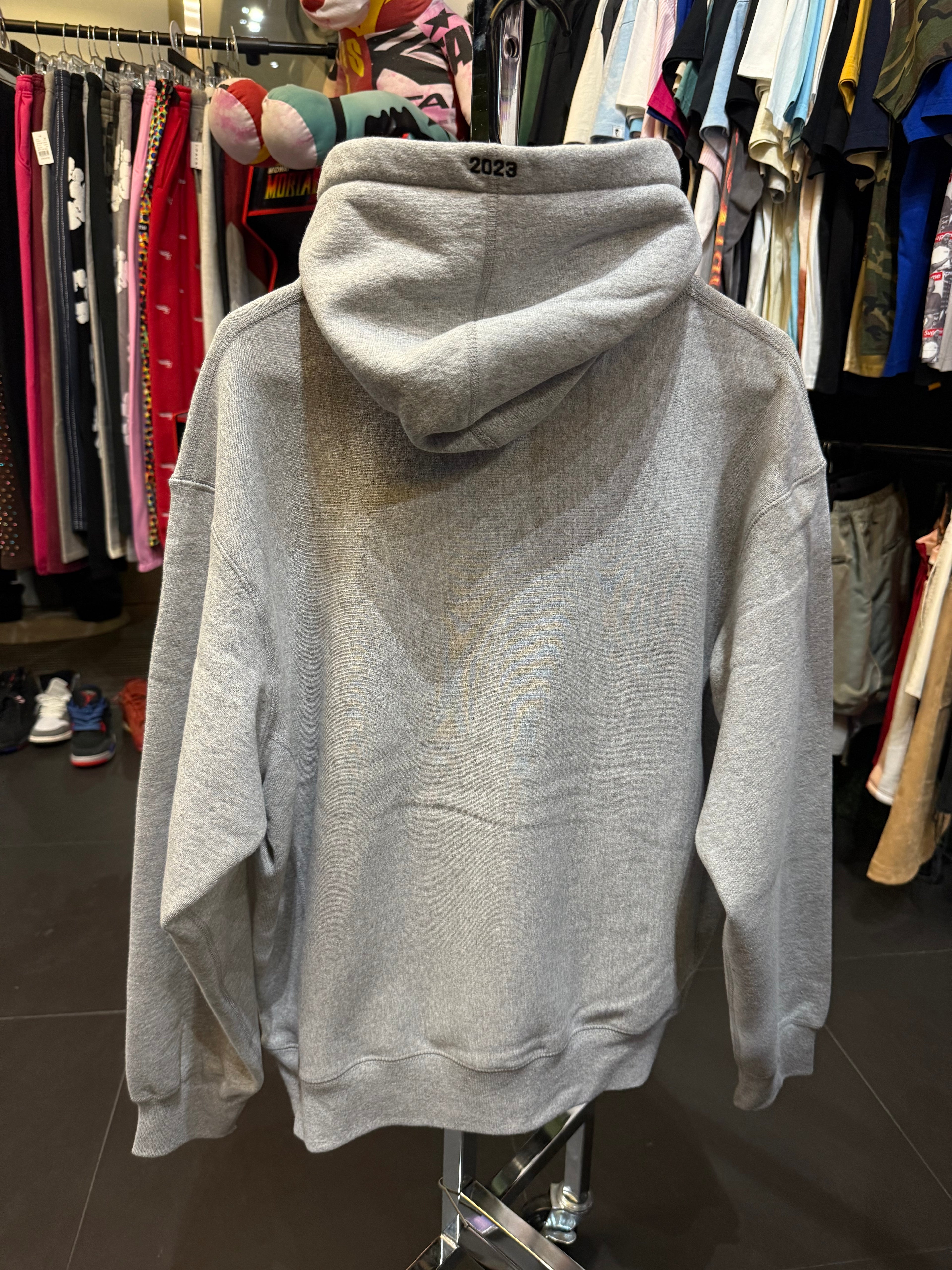 Supreme motion pull over