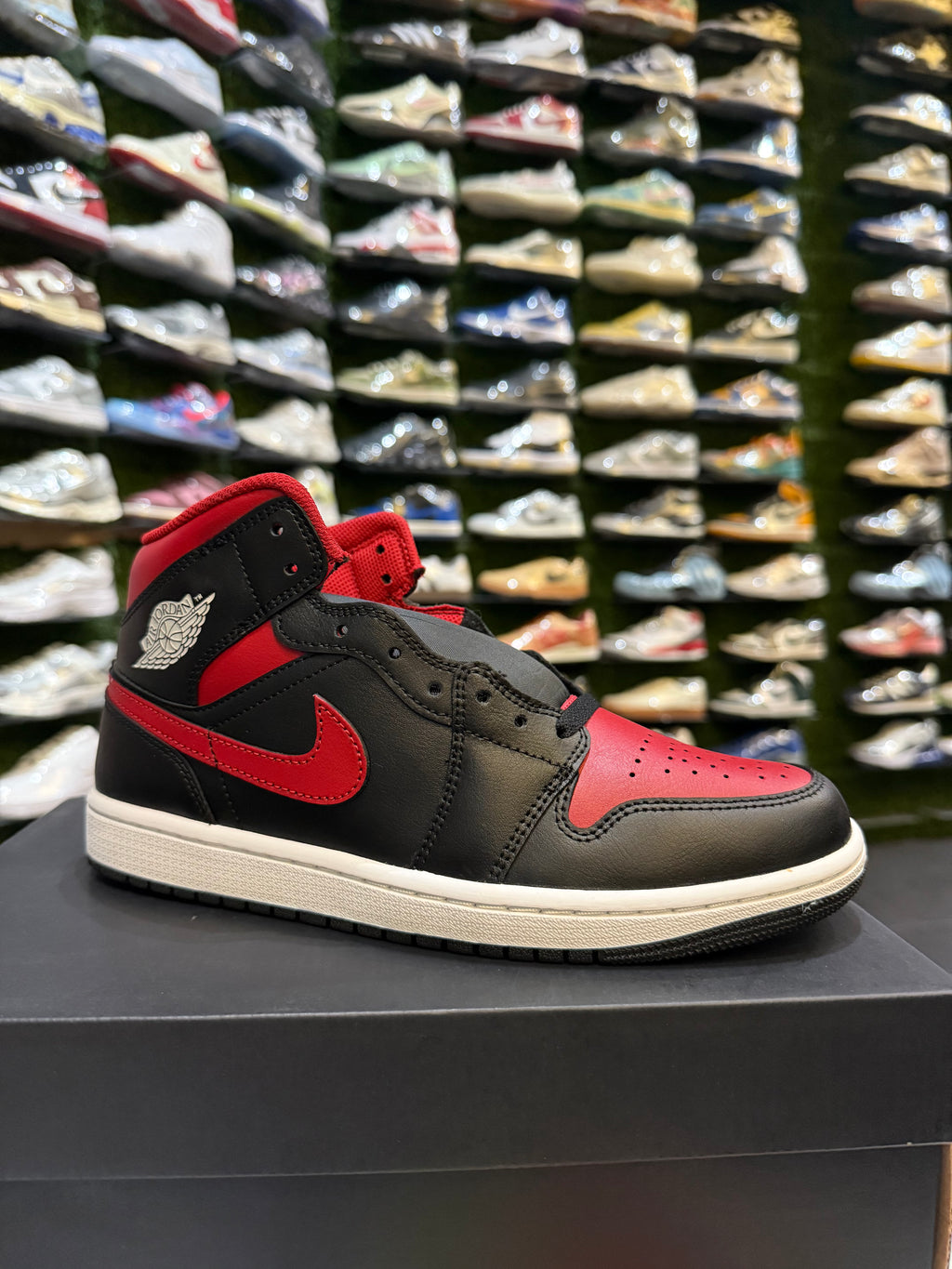 Jordan 1 mid bred twist
