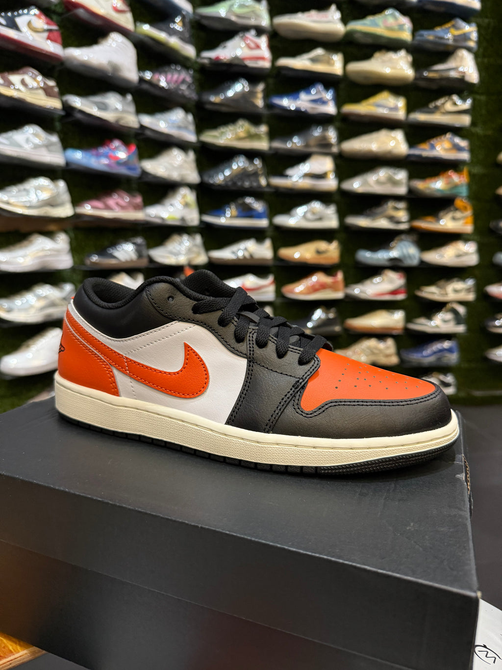 Jordan 1 low shattered backboard