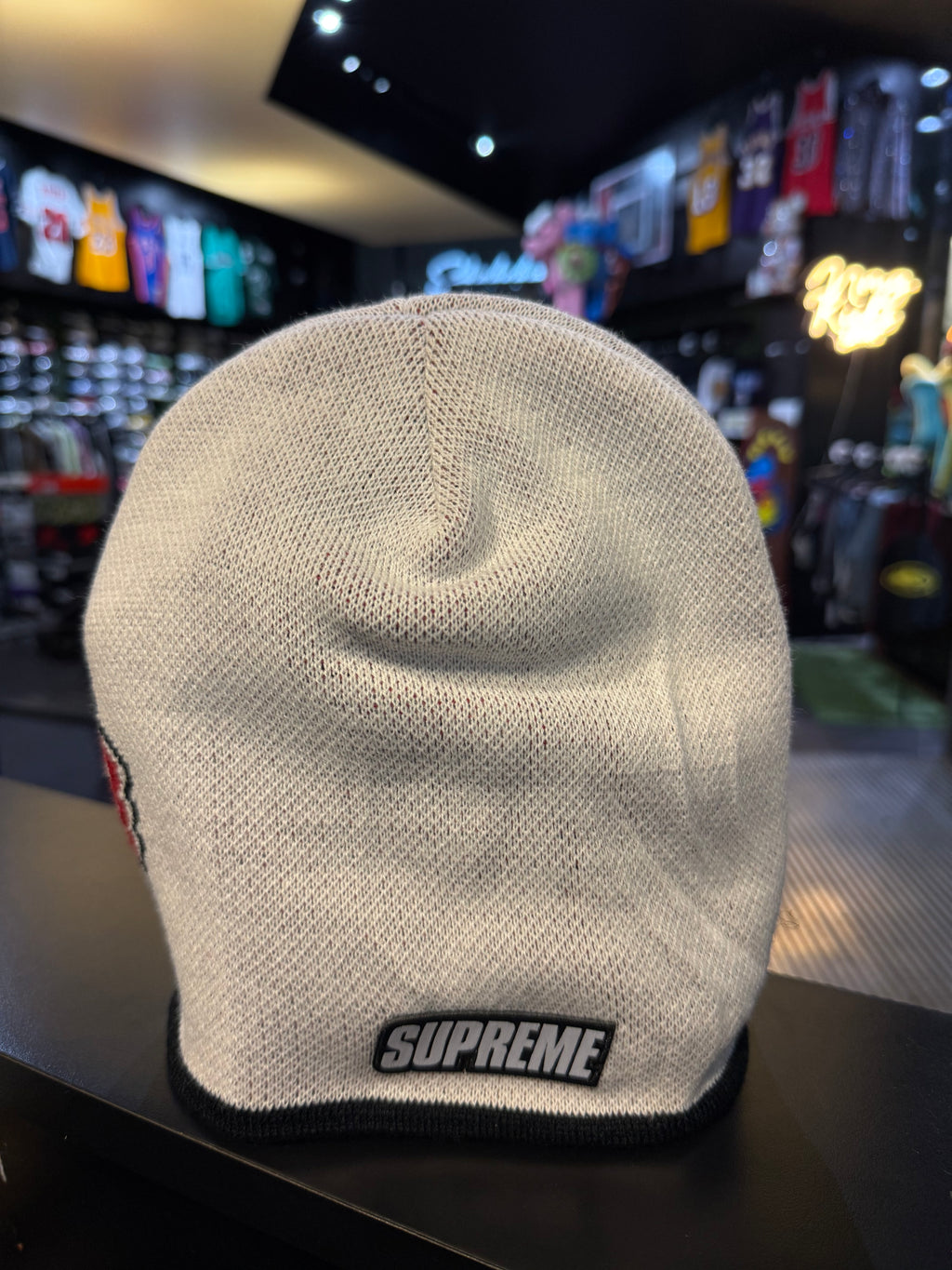 Supreme new era beanie