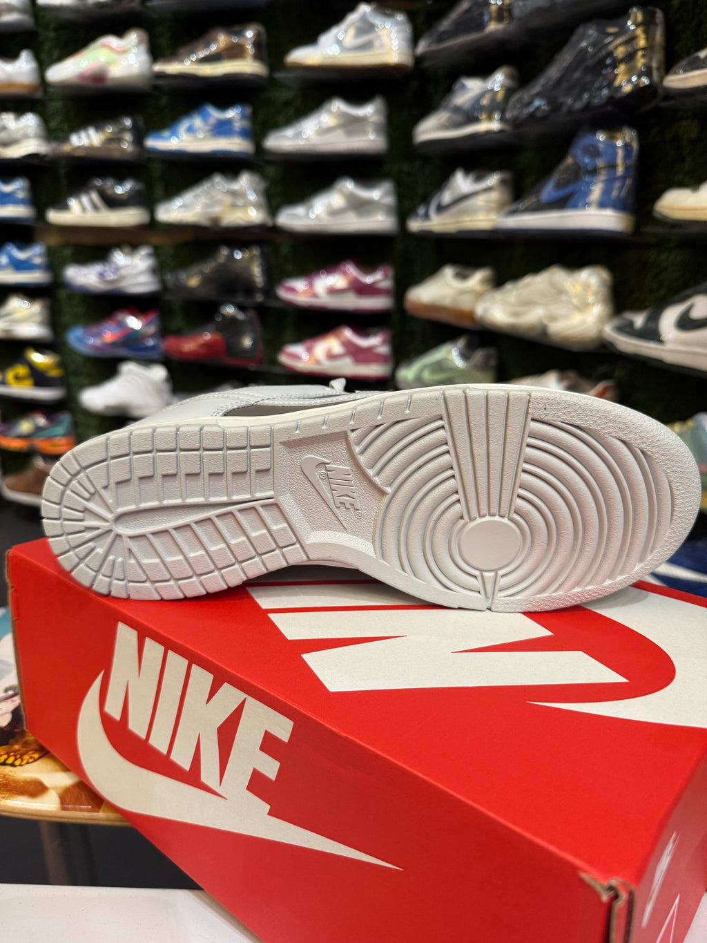 Dunk low cave stone