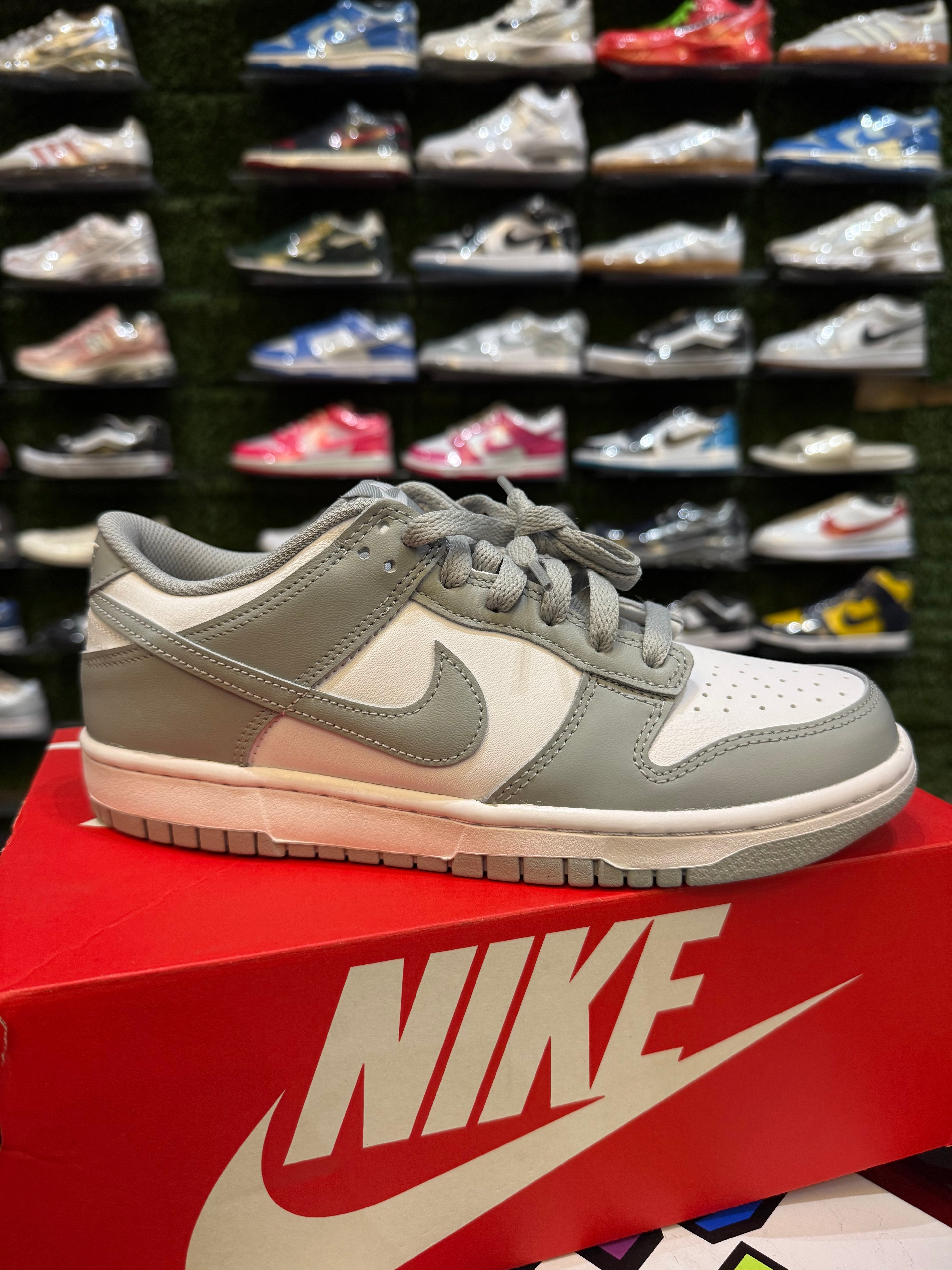Dunk low phonton
