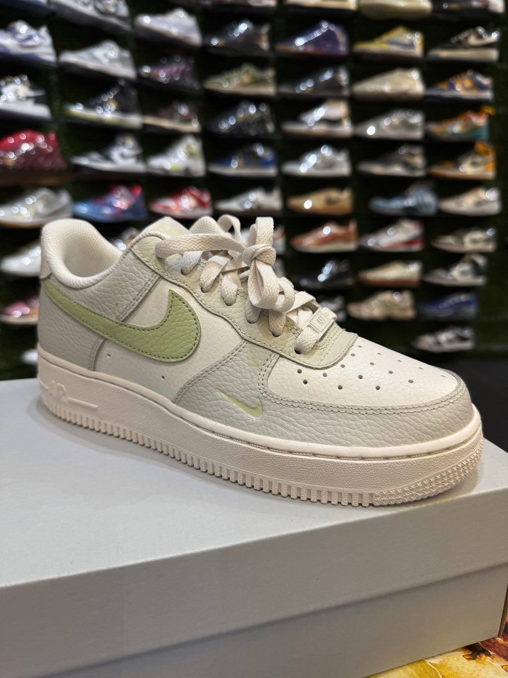 Af1 aura