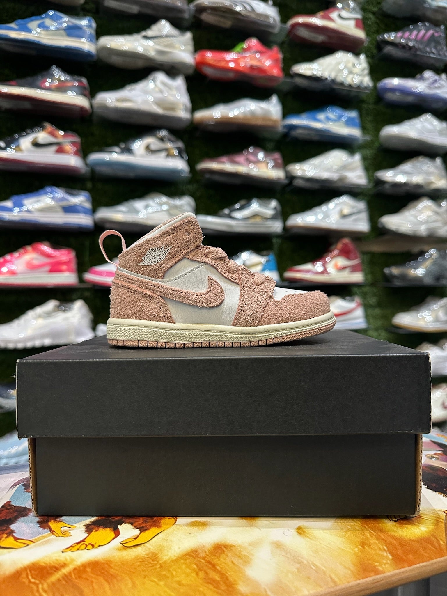 Jordan 1 legend pink