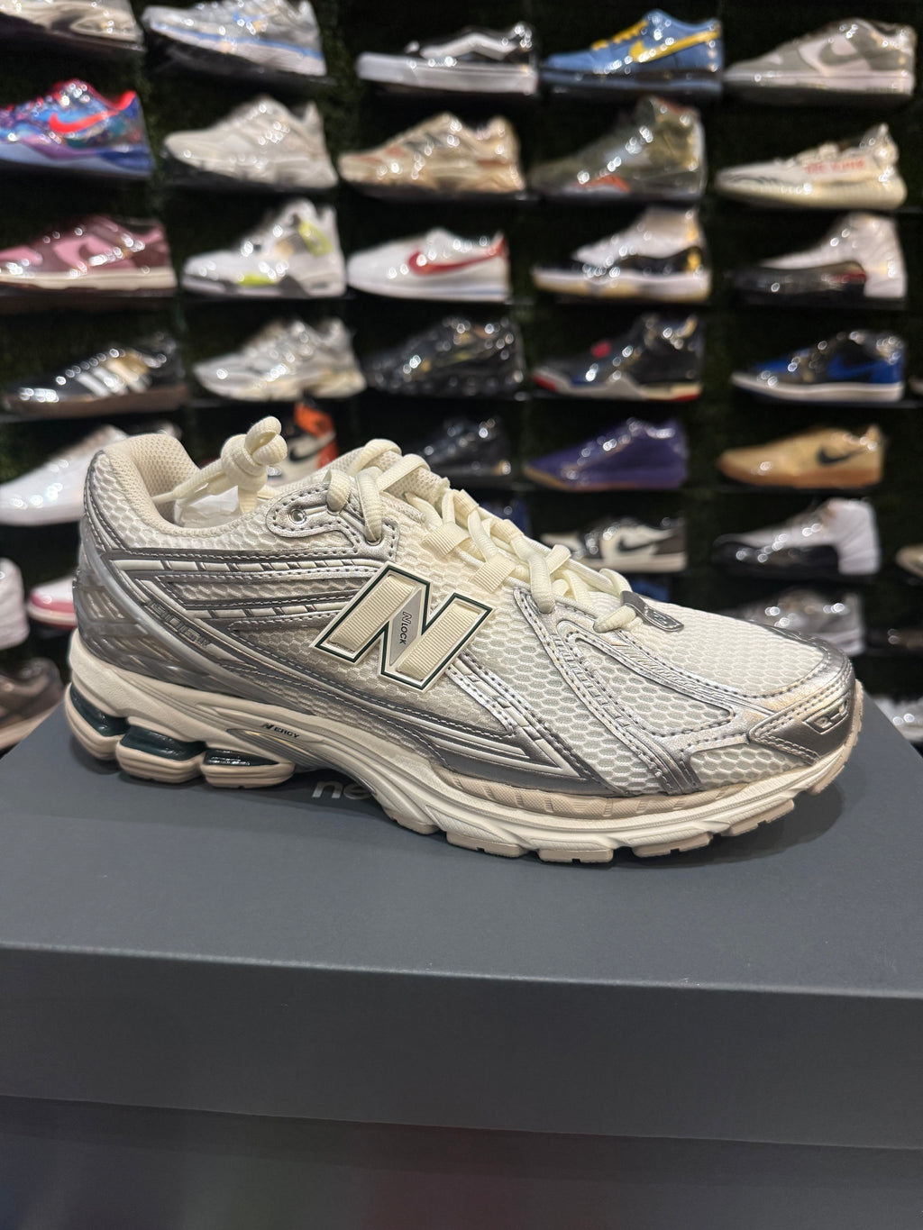 New balance 1906R
