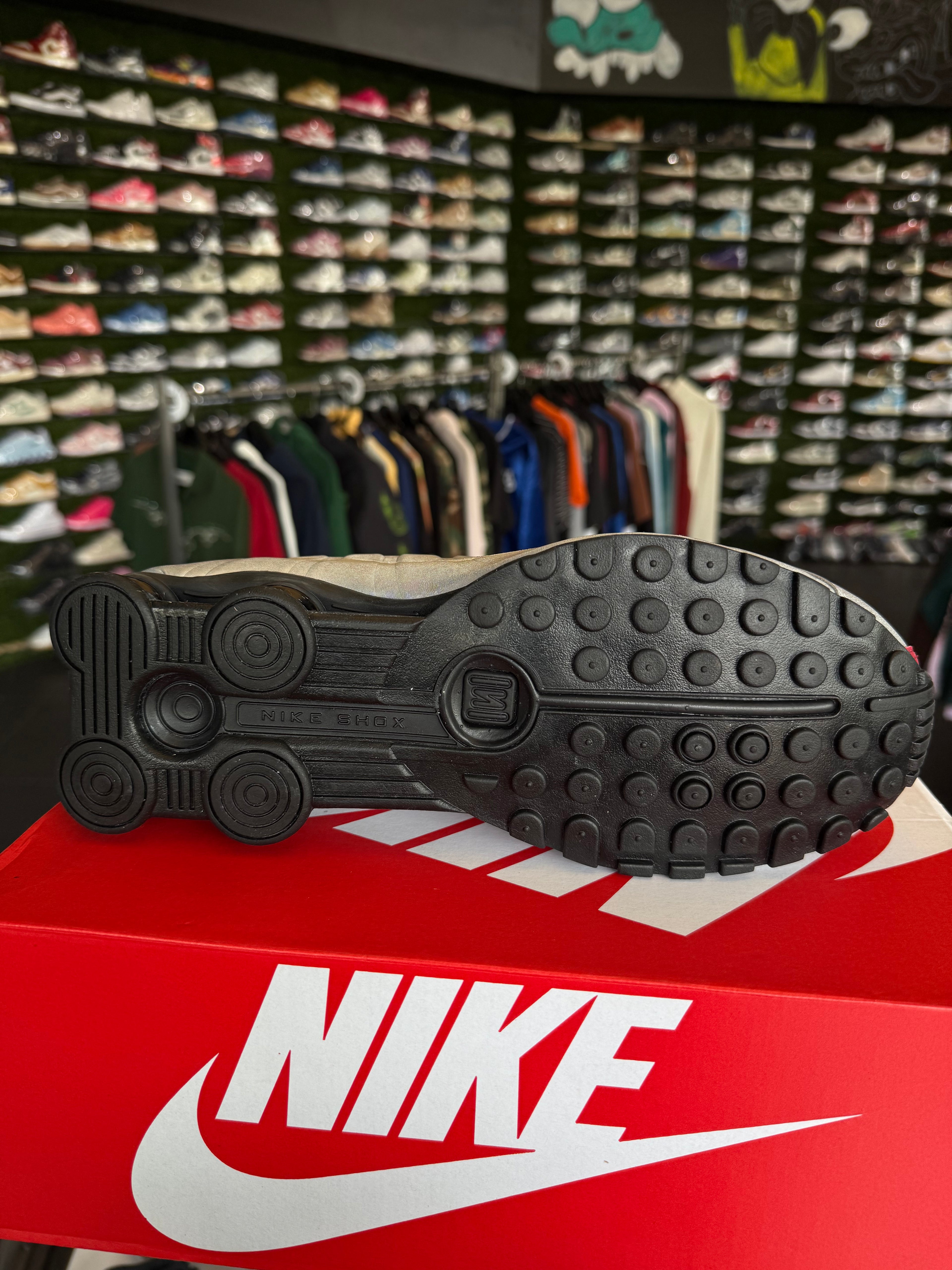 Nike shox crimson
