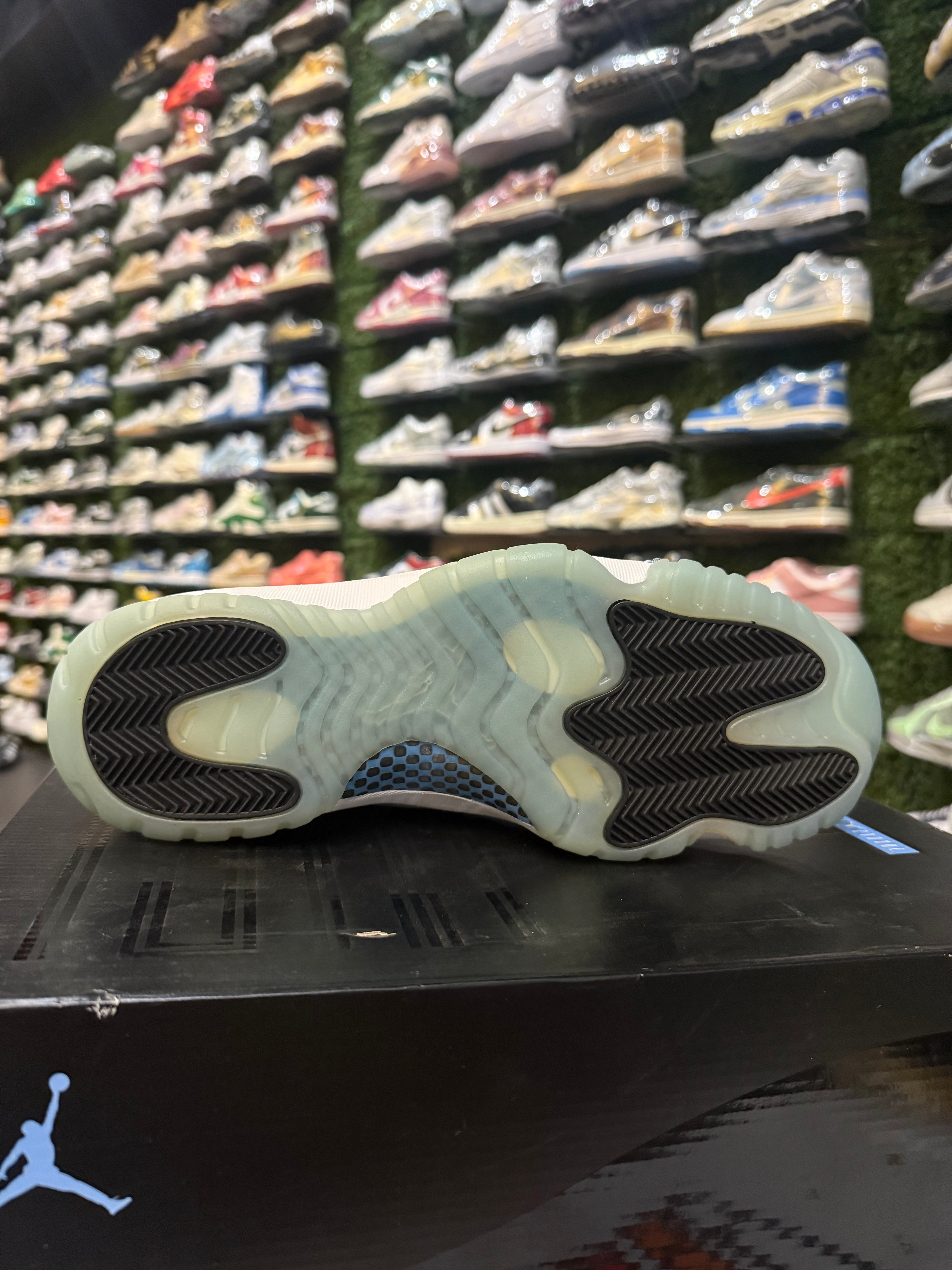 Jordan 11 legend blue
