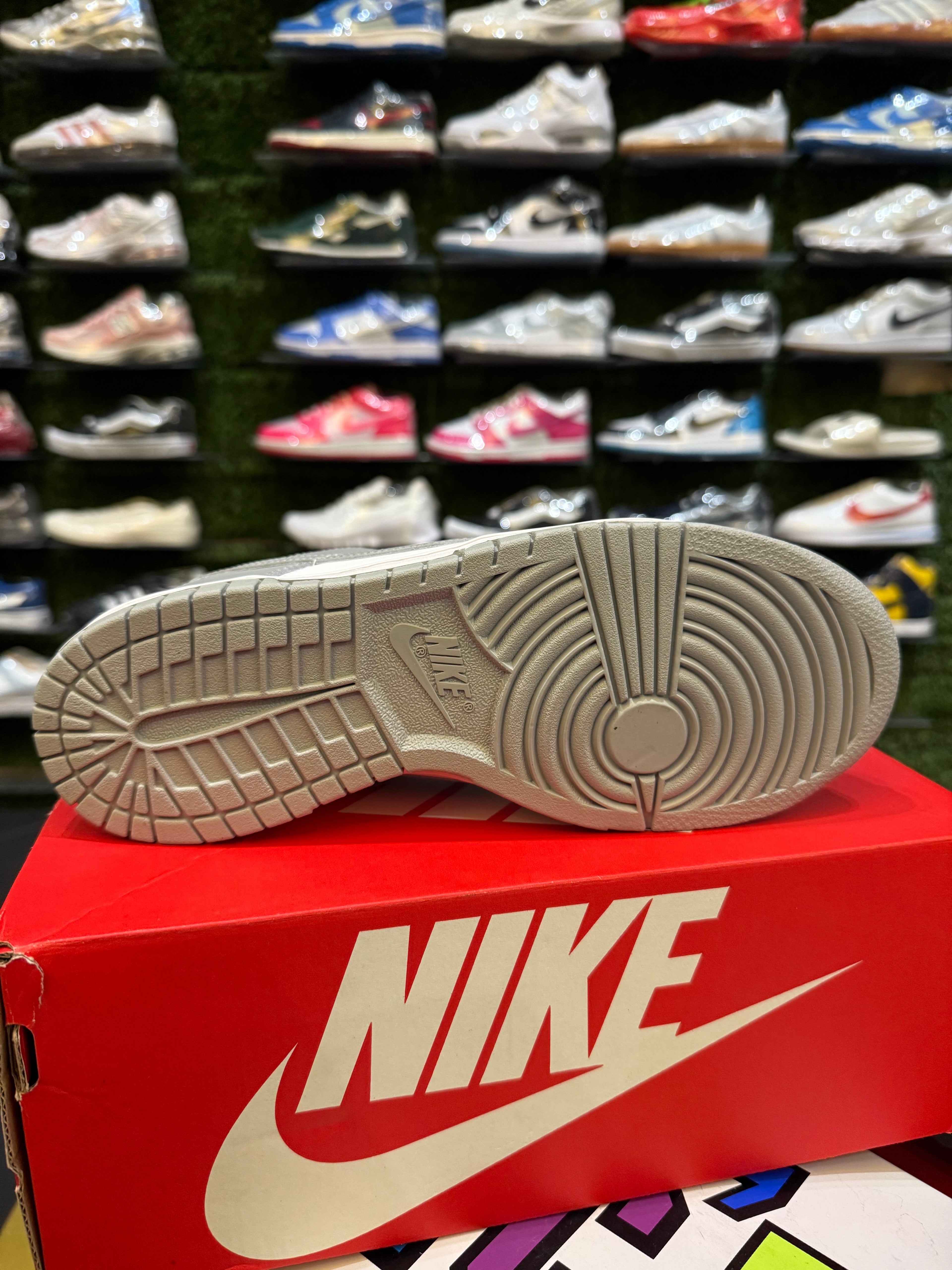 Dunk low phonton