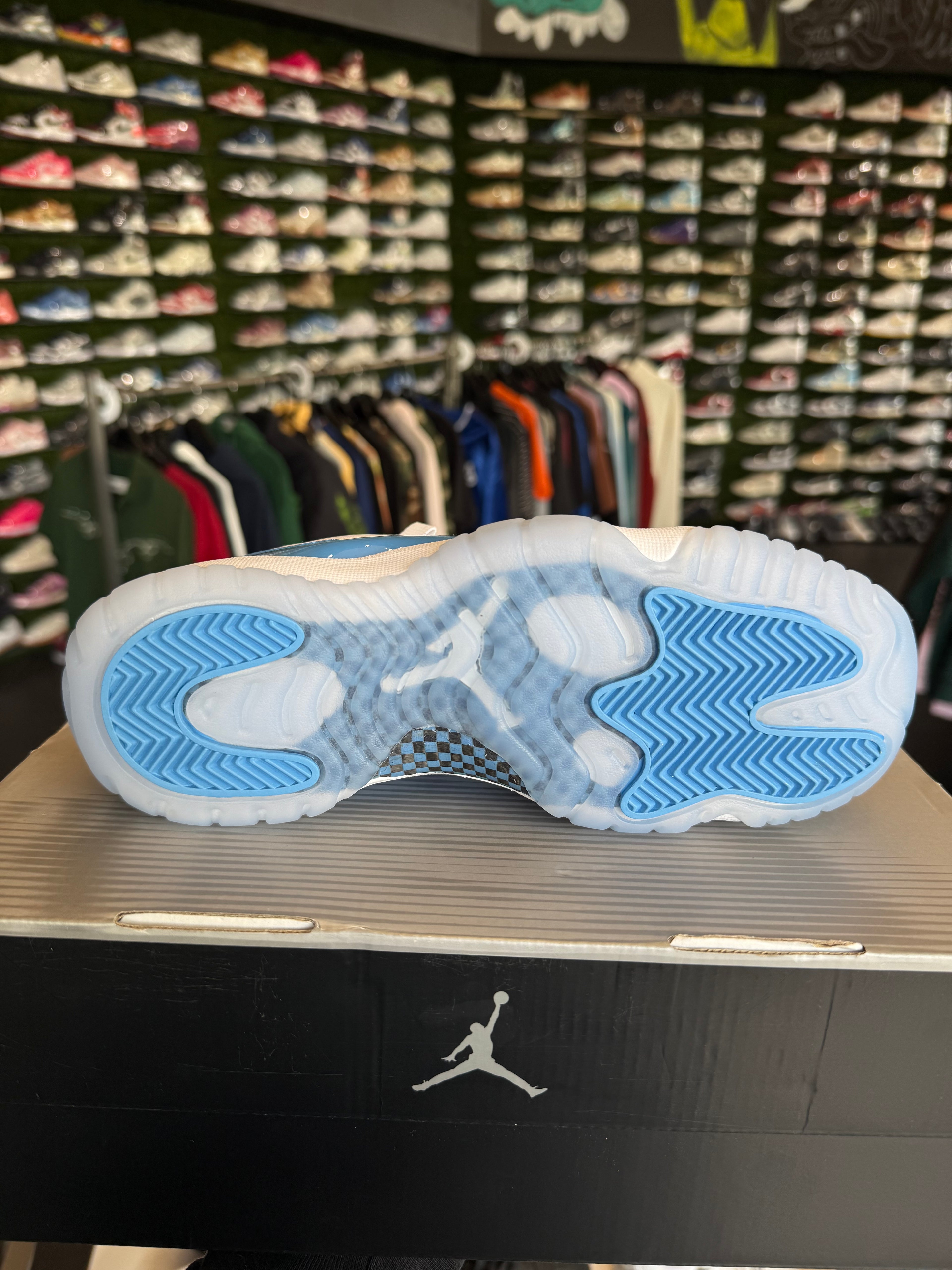 Jordan 11 low university blue