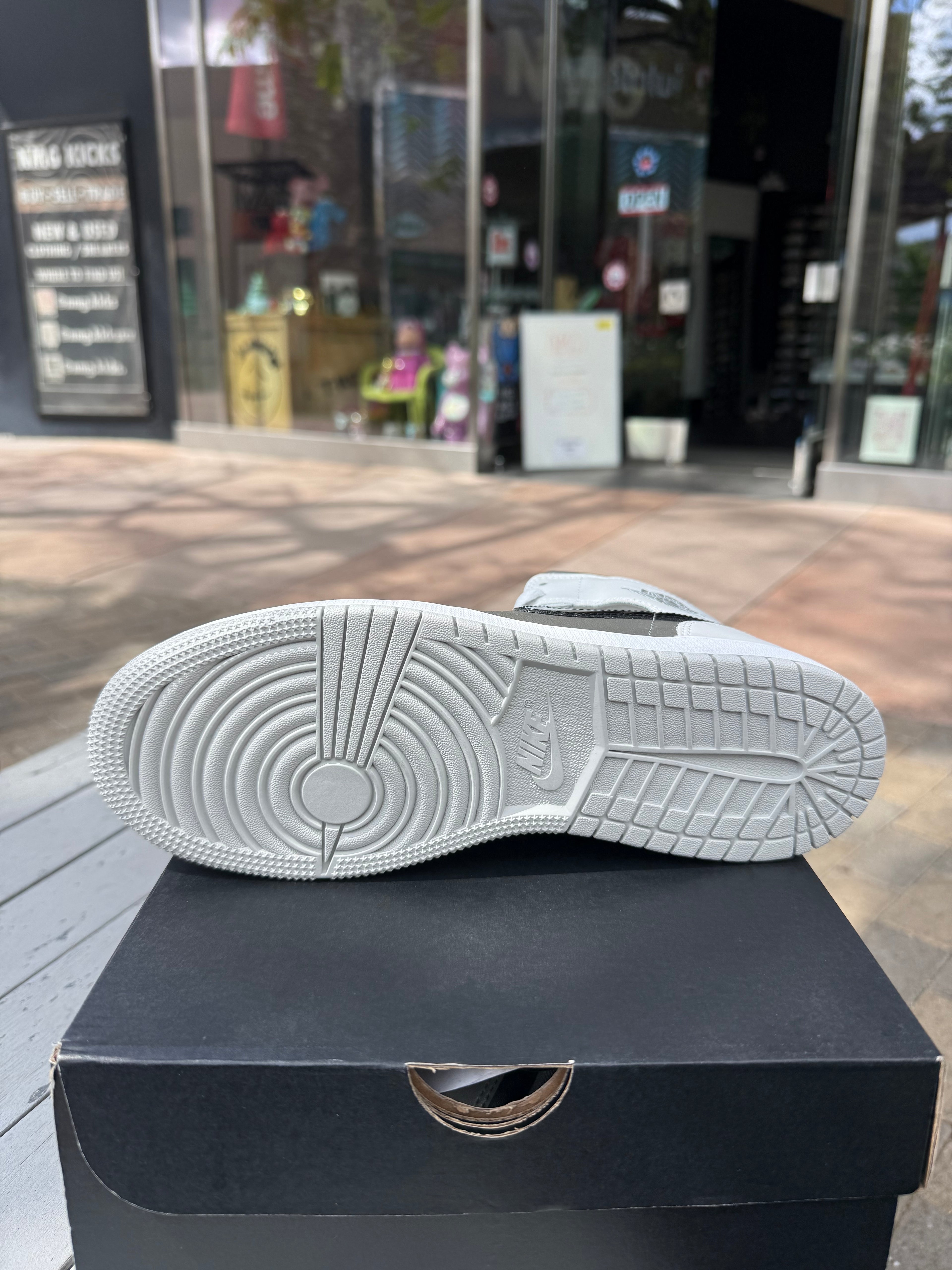 Jordan 1 low photon dust