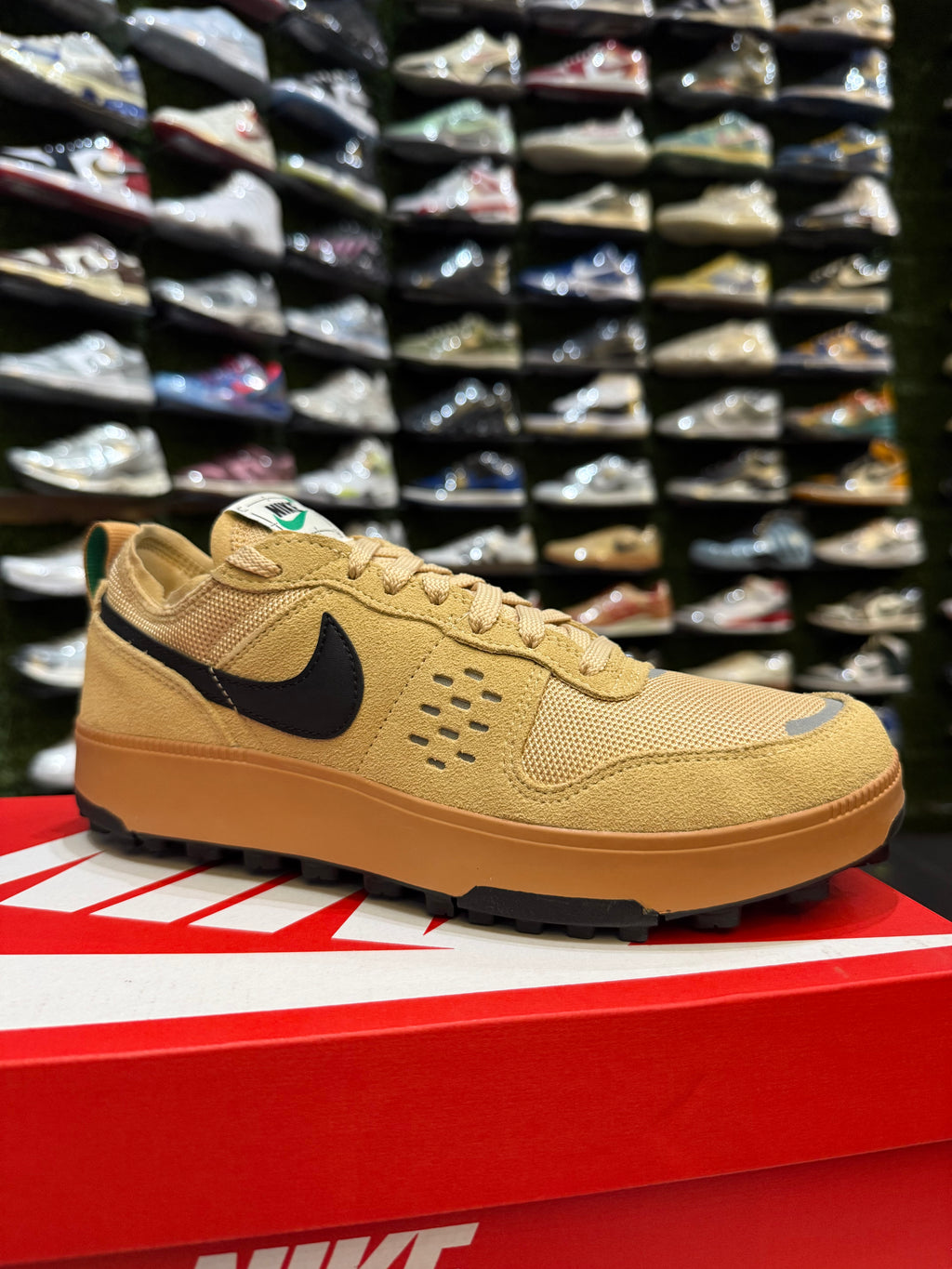 Nike brownstone