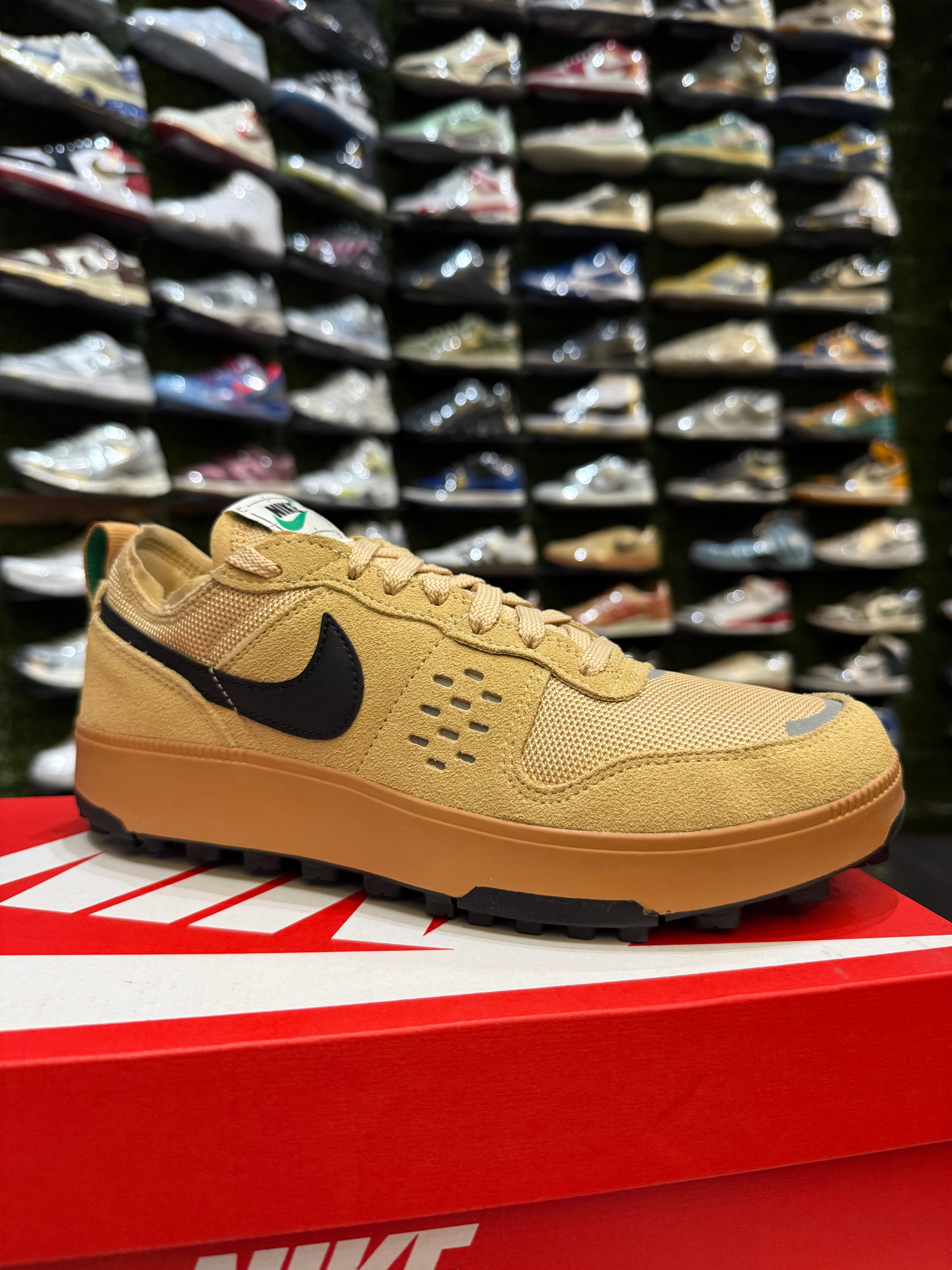 Nike brownstone