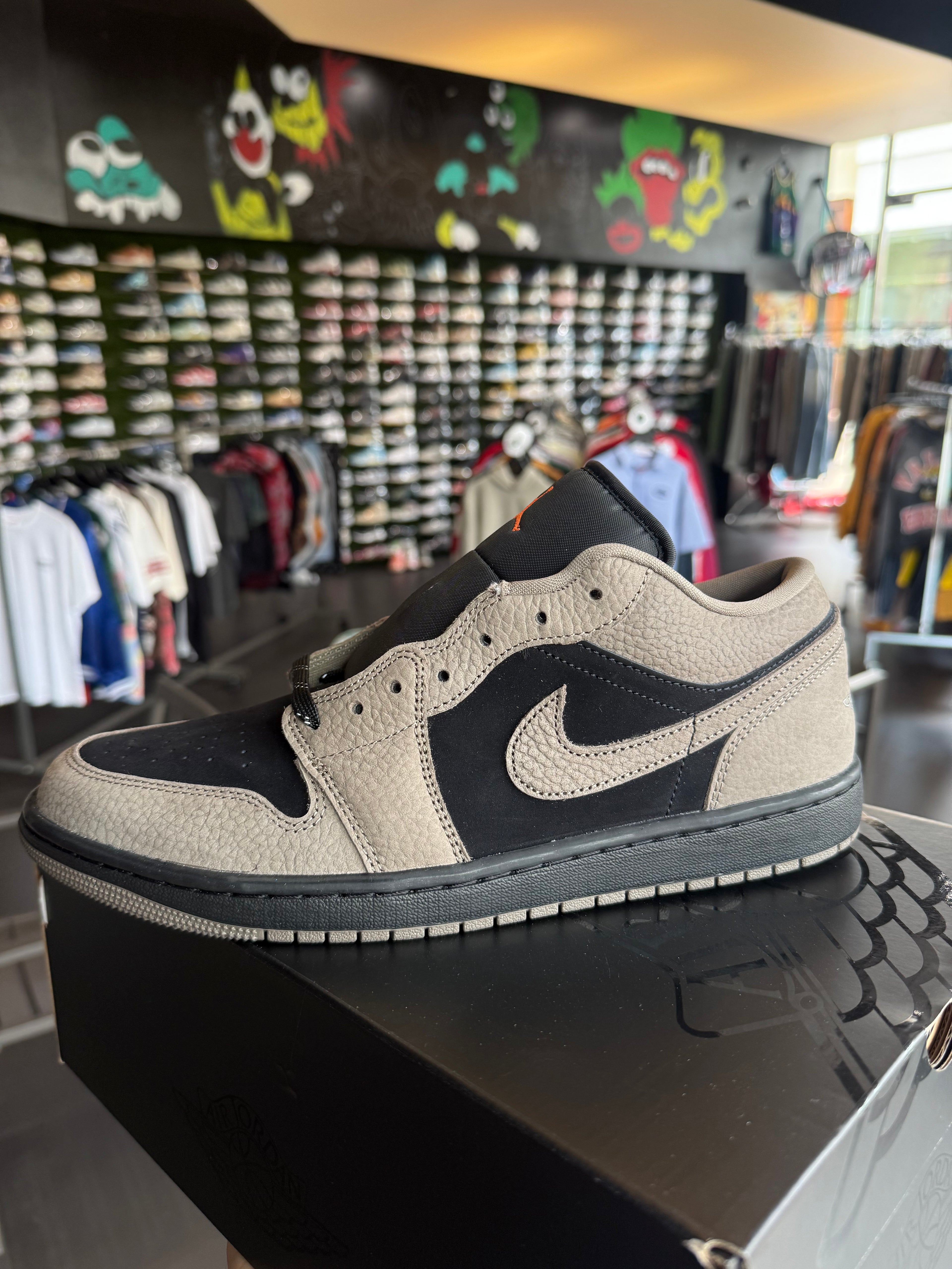 Jordan 1 low black olive