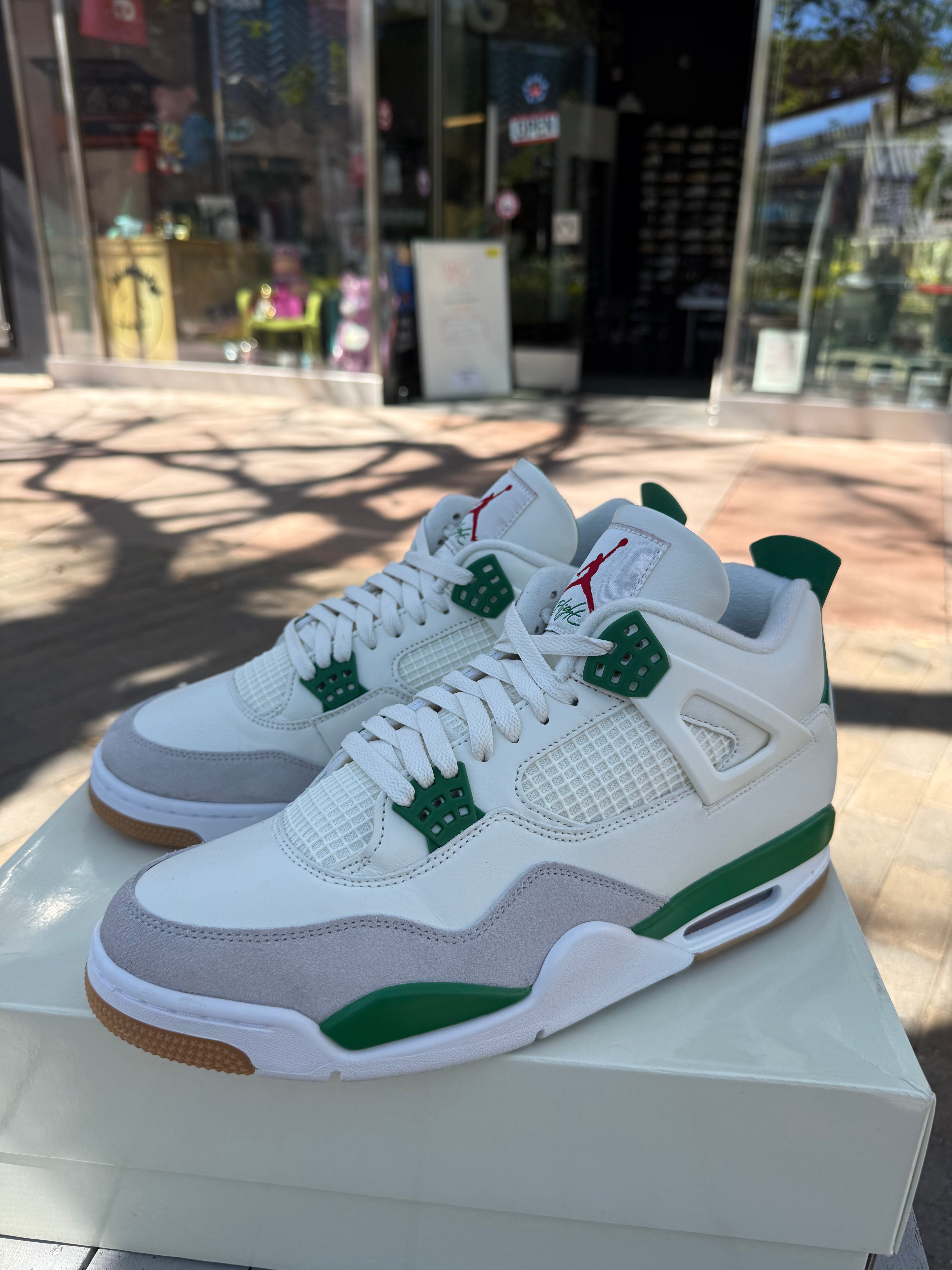 Jordan 4 sb