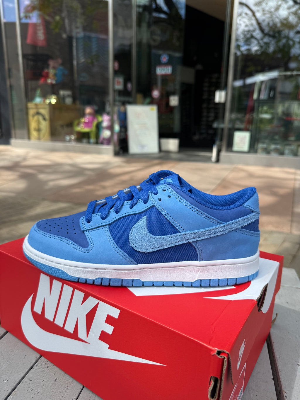 Dunk low game royal
