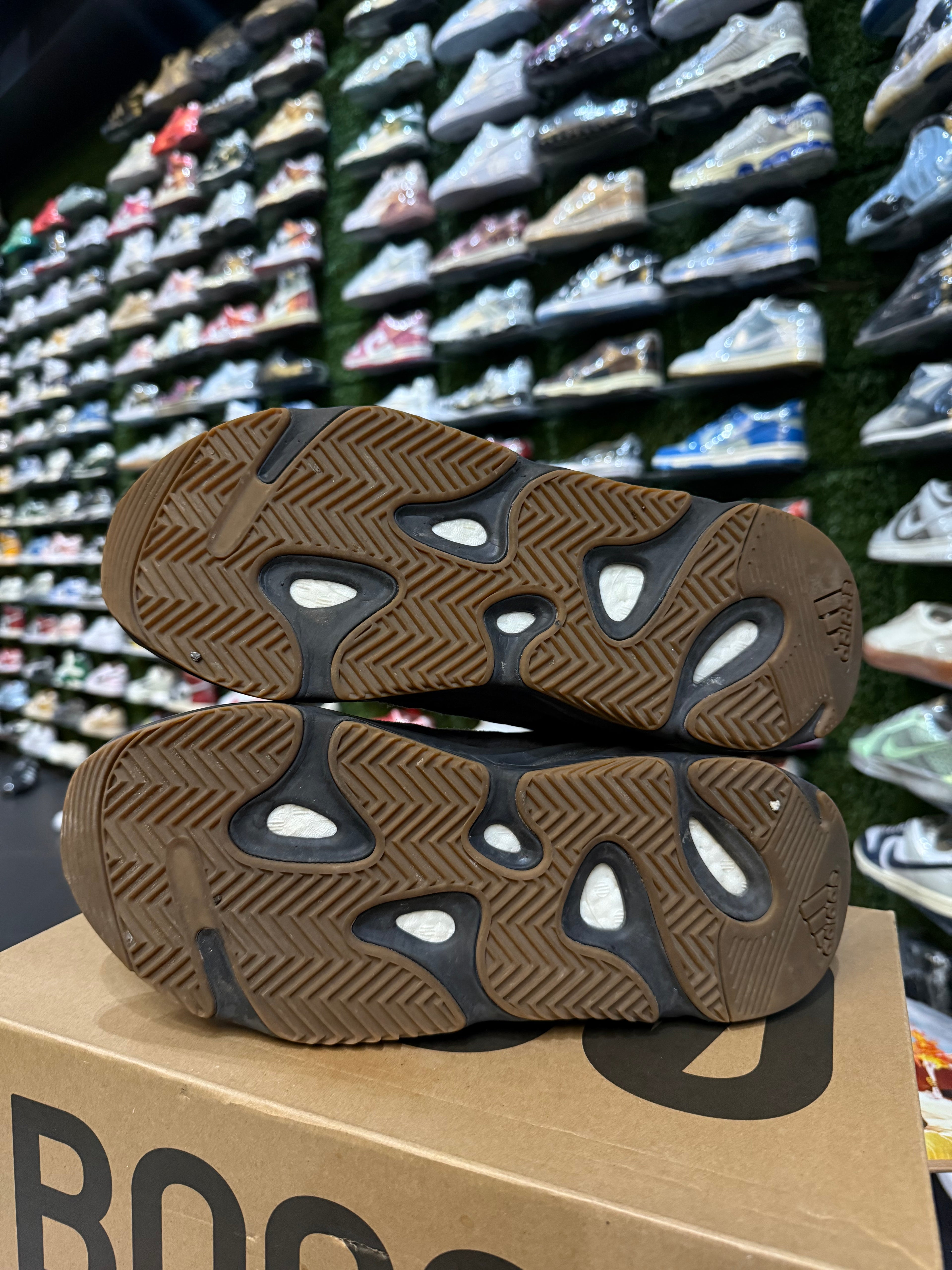 Yeezy 700 utility black