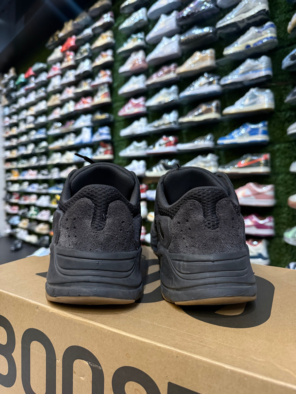 Yeezy 700 utility black