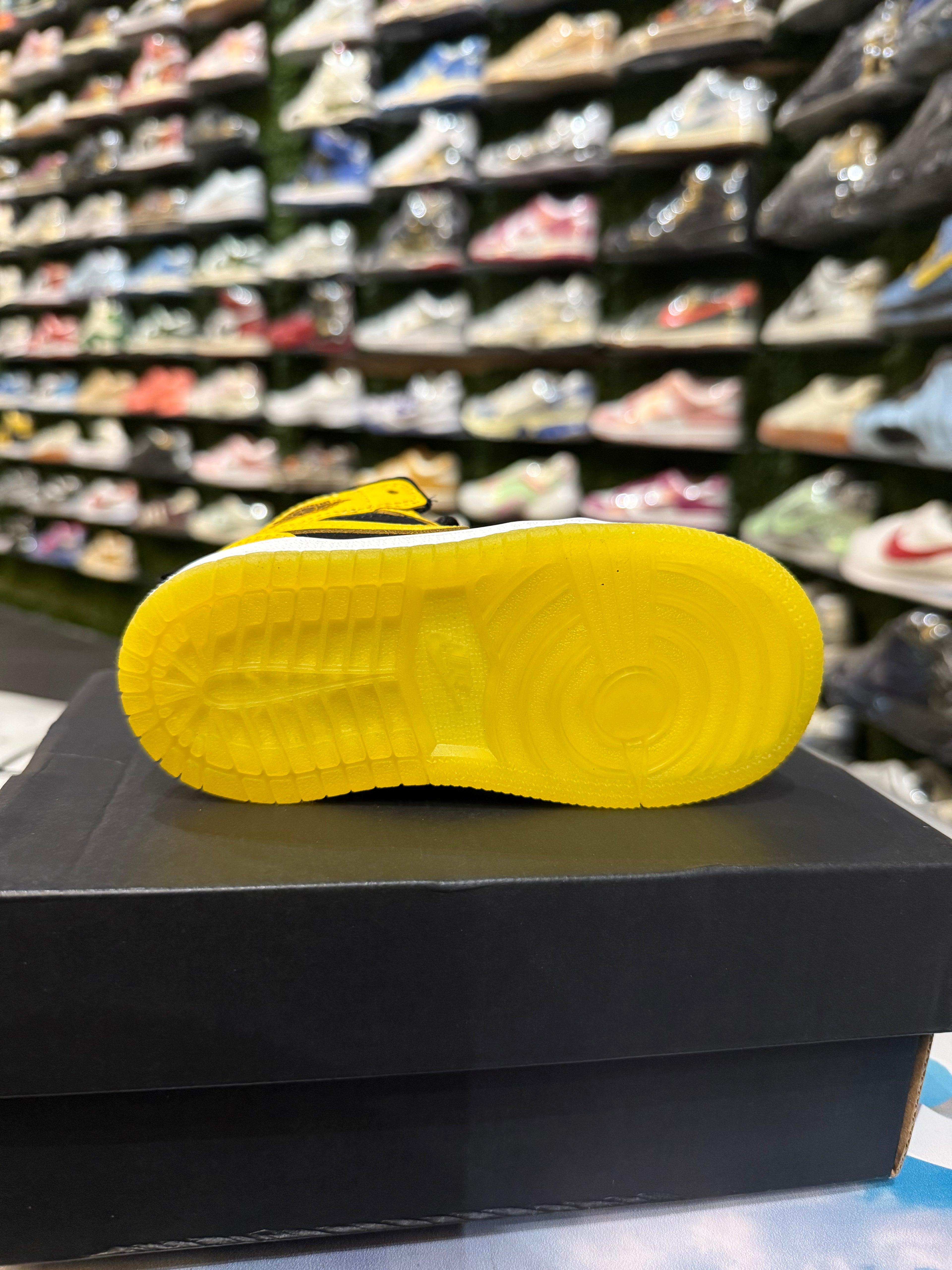 Jordan 1 mid new love