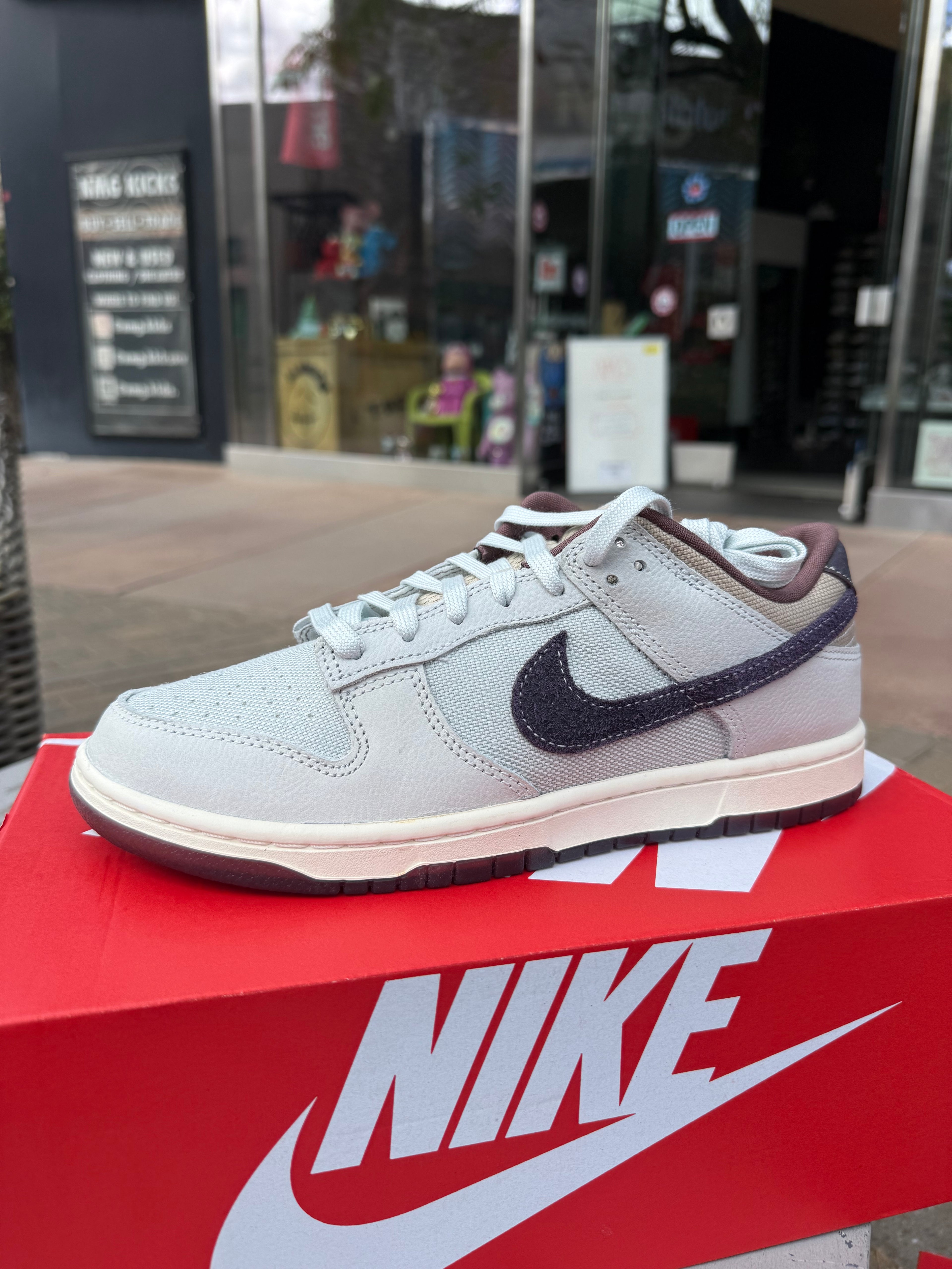Dunk low dark raisin