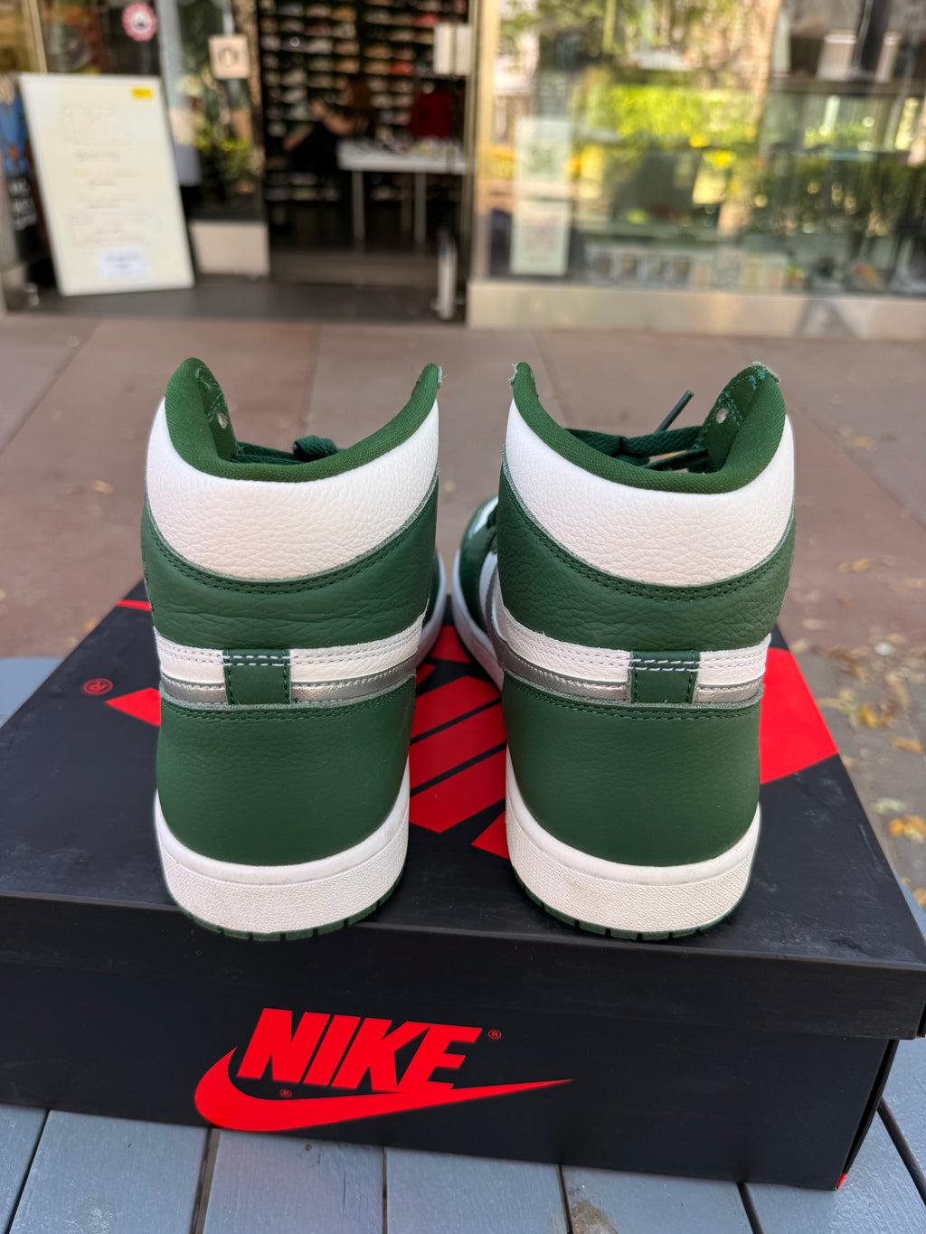 Jordan 1 gorge green