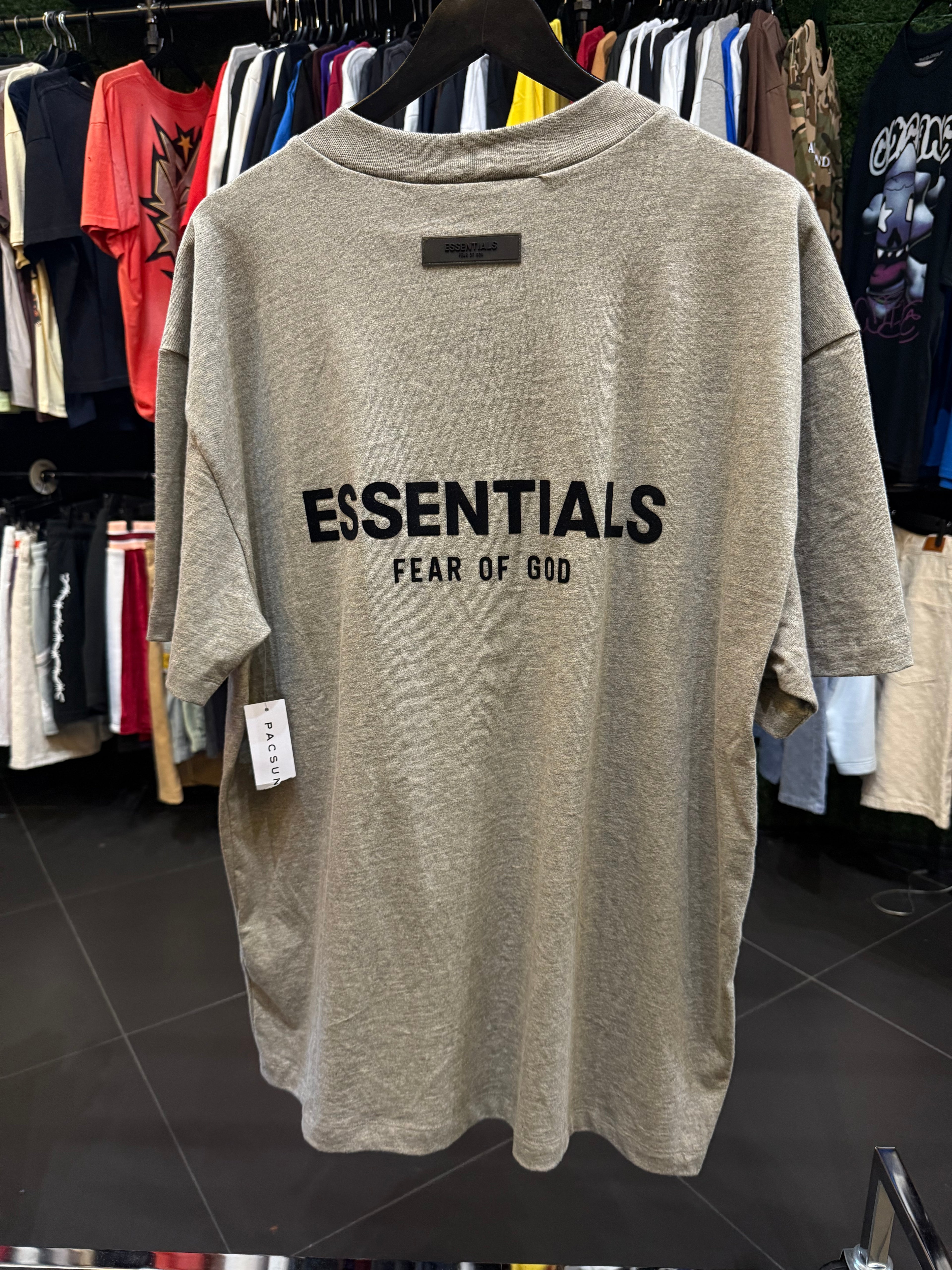 Essentials tee