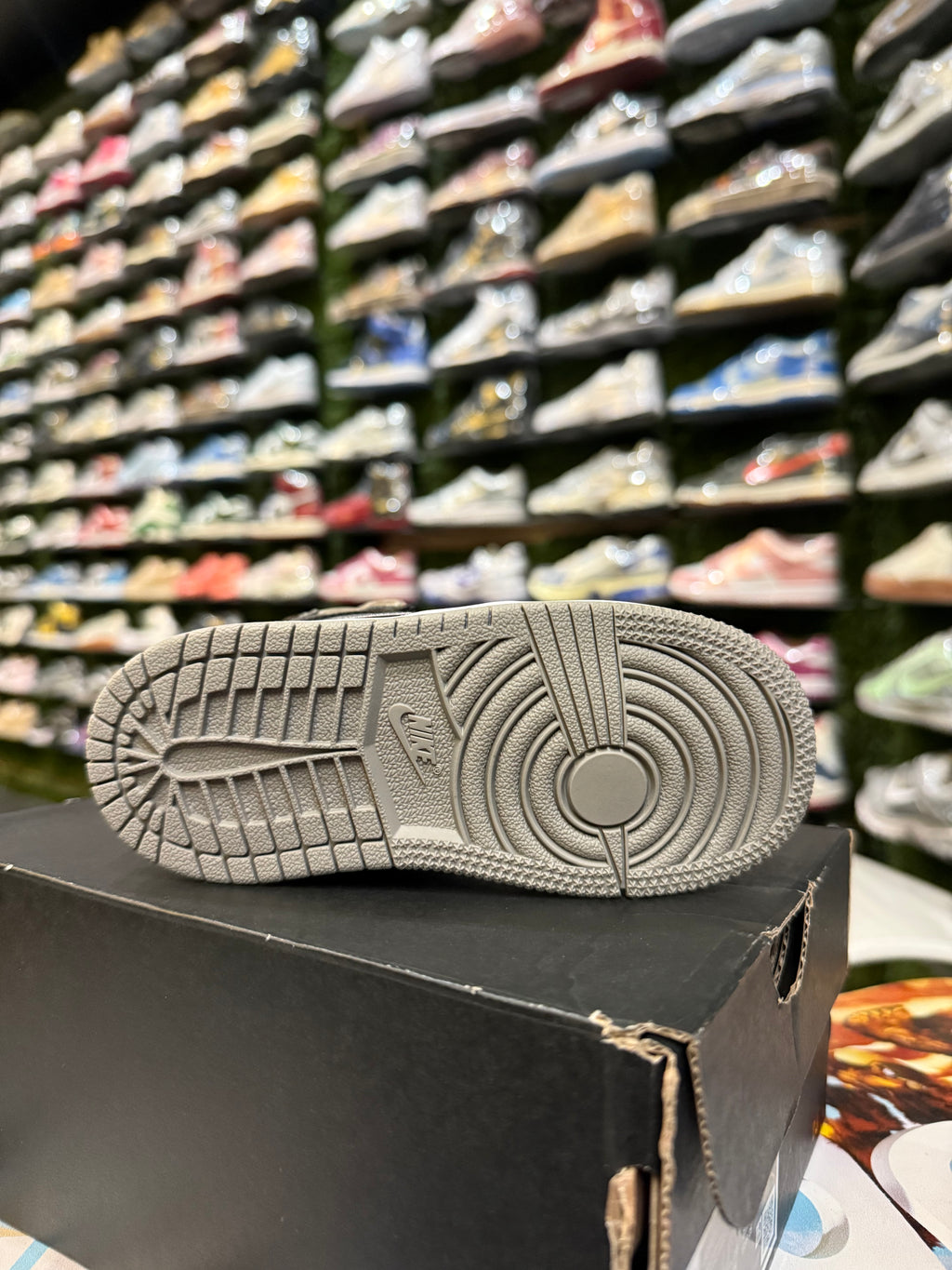 Jordan 1 satin shadow