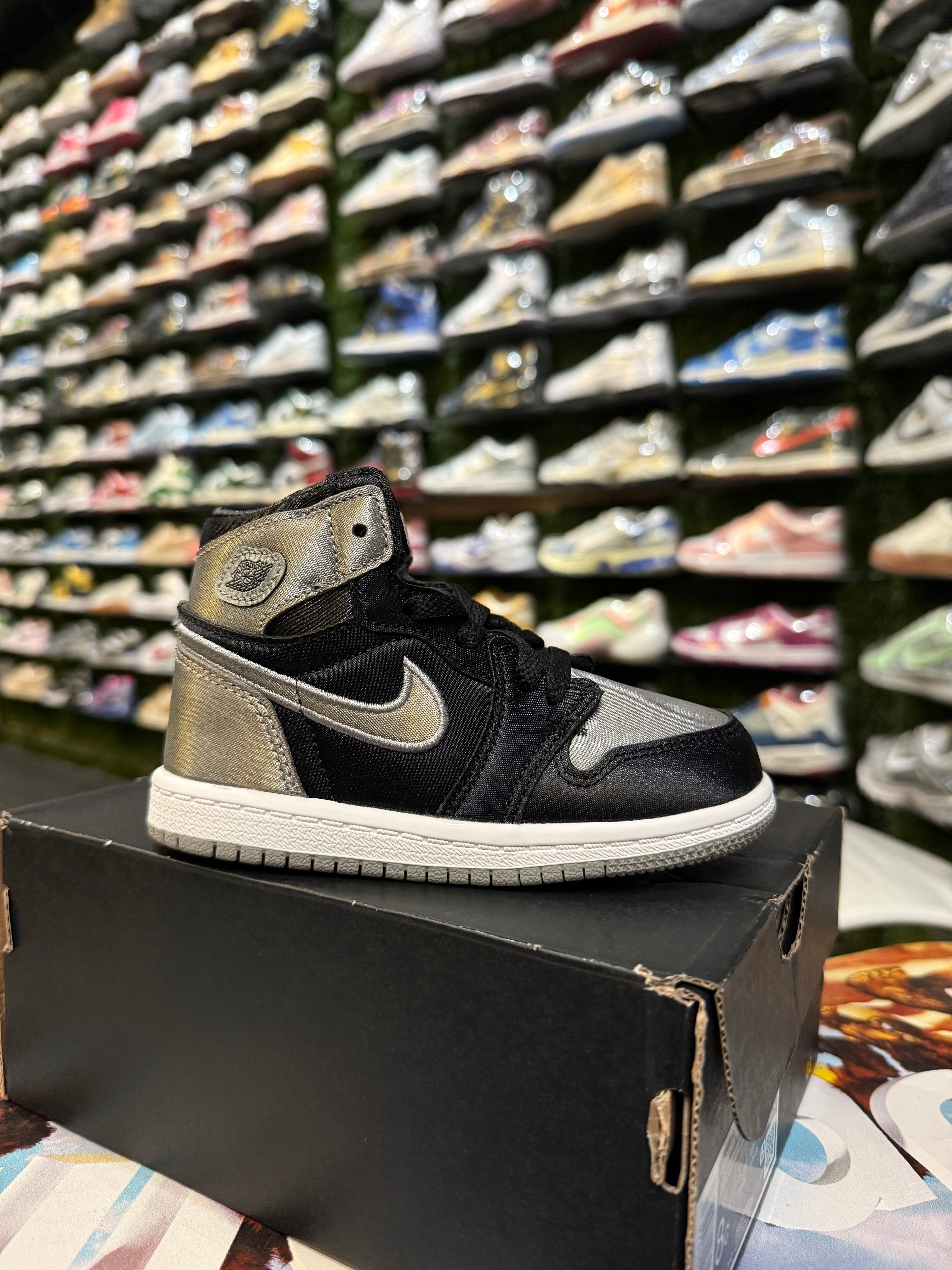 Jordan 1 satin shadow