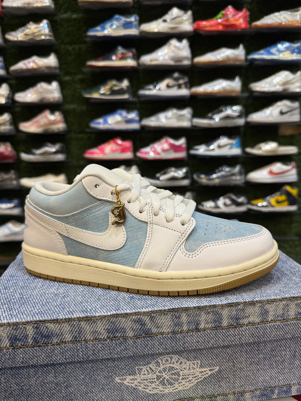 Jordan 1 denim blue