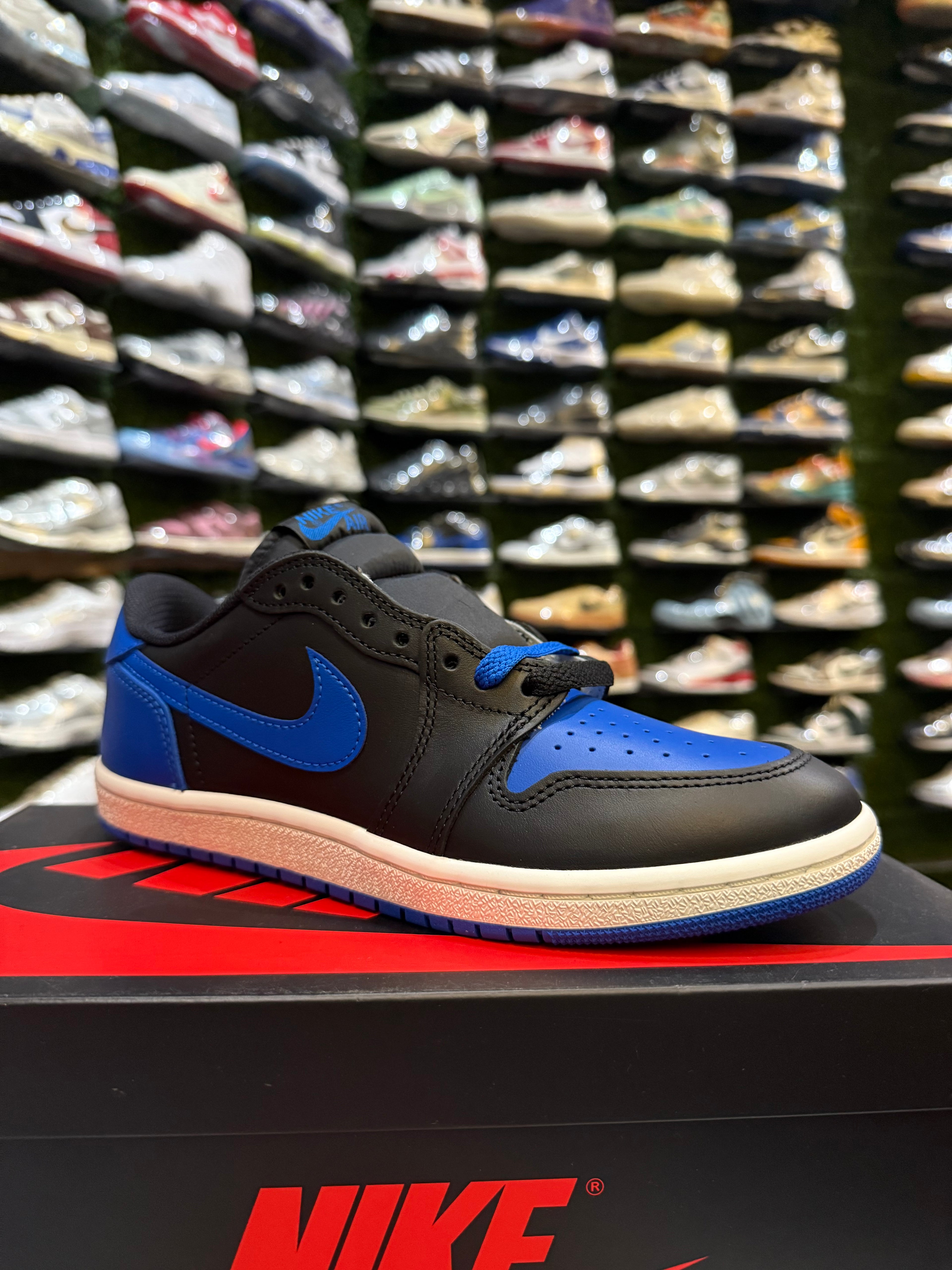 Jordan 1 low royal