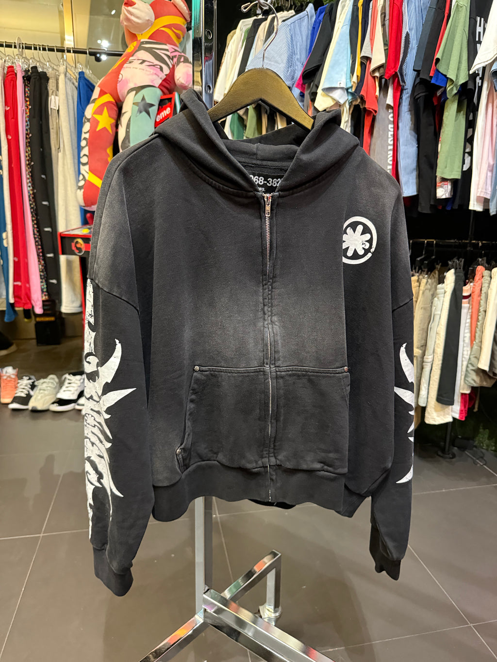 Lost shadows zip up