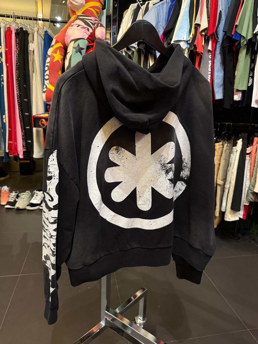Lost shadows zip up