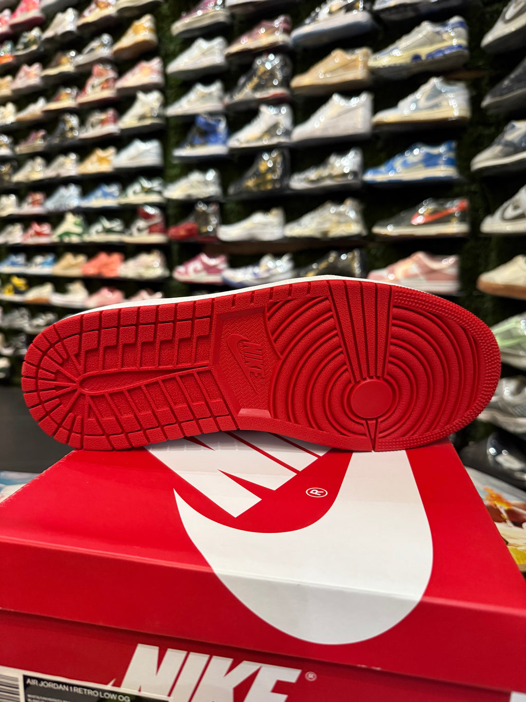 Jordan 1 low university red