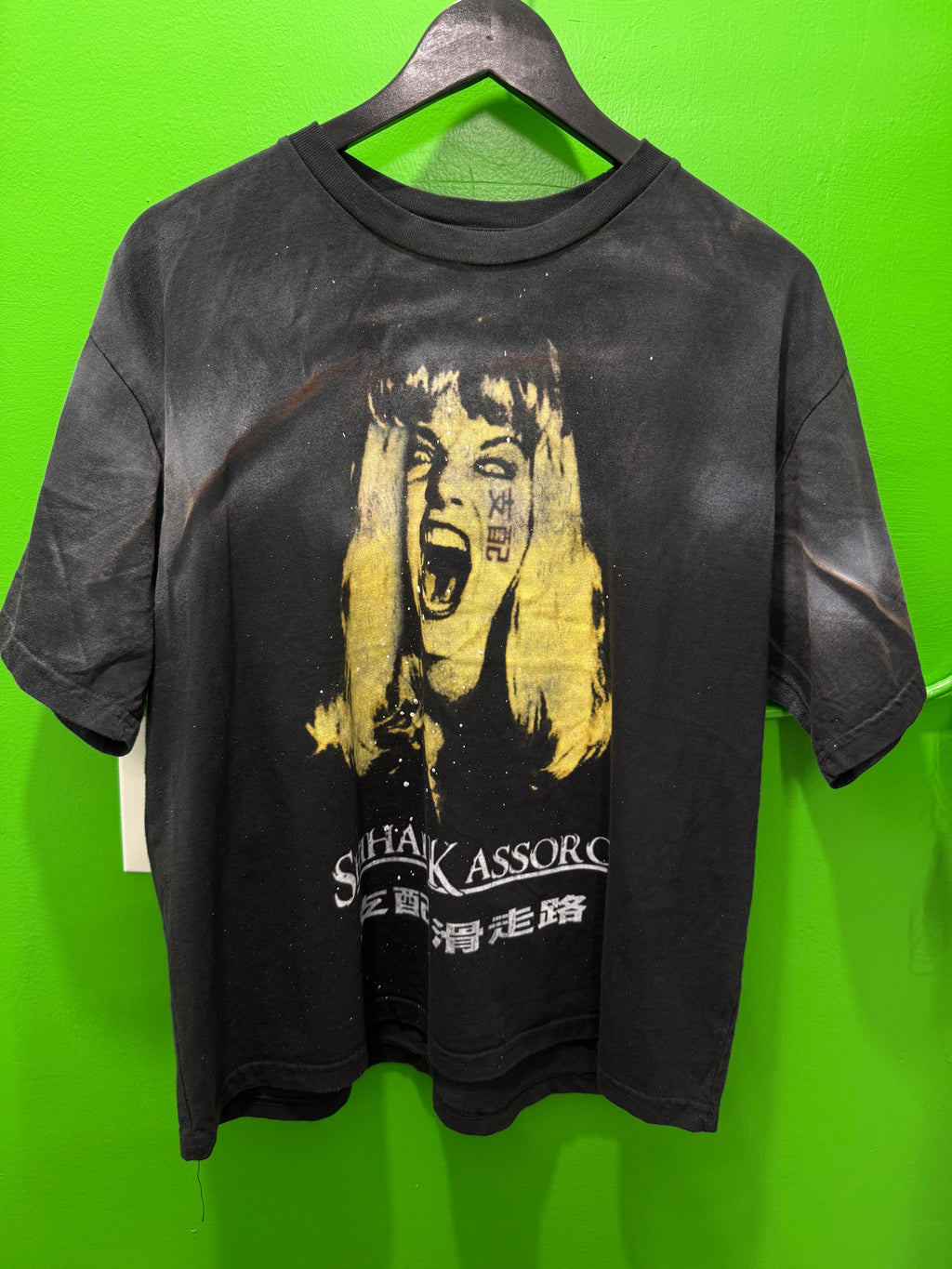 Shihai kassoro scream girls tee