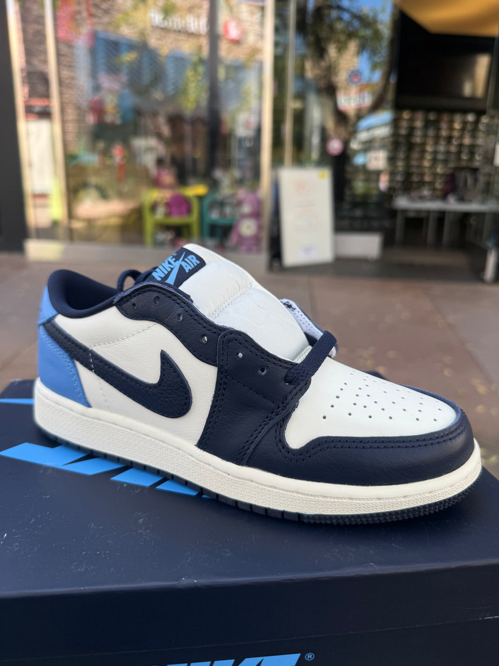 Jordan 1 low obsidian