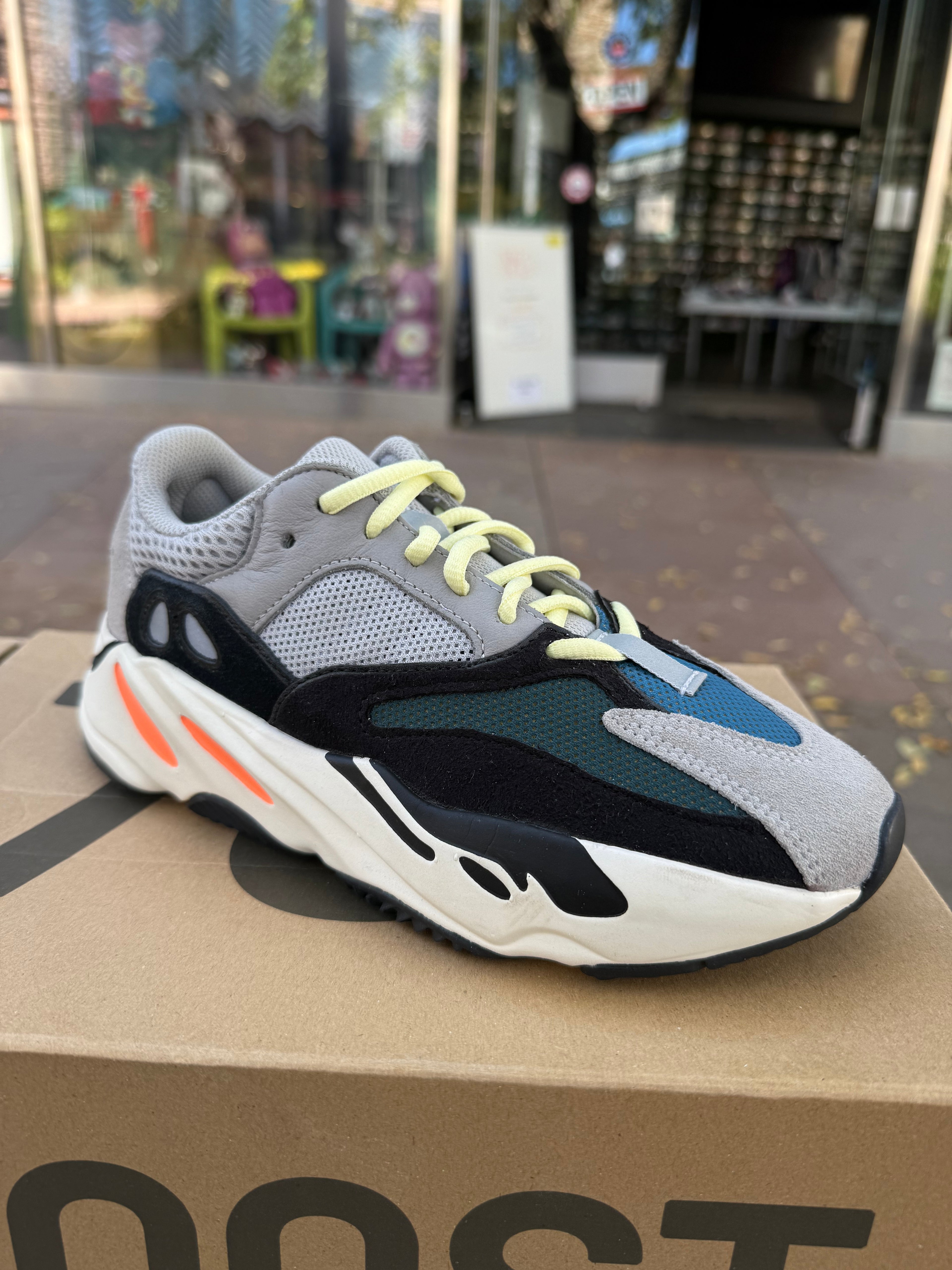 Yeezy 700 wave runner