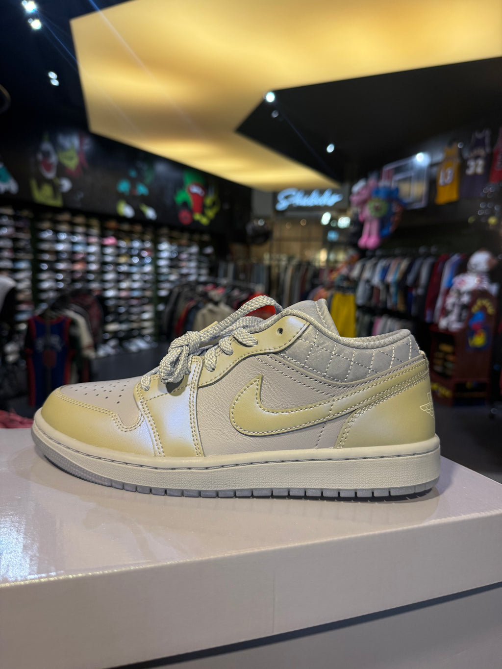 Jordan 1 low ghost