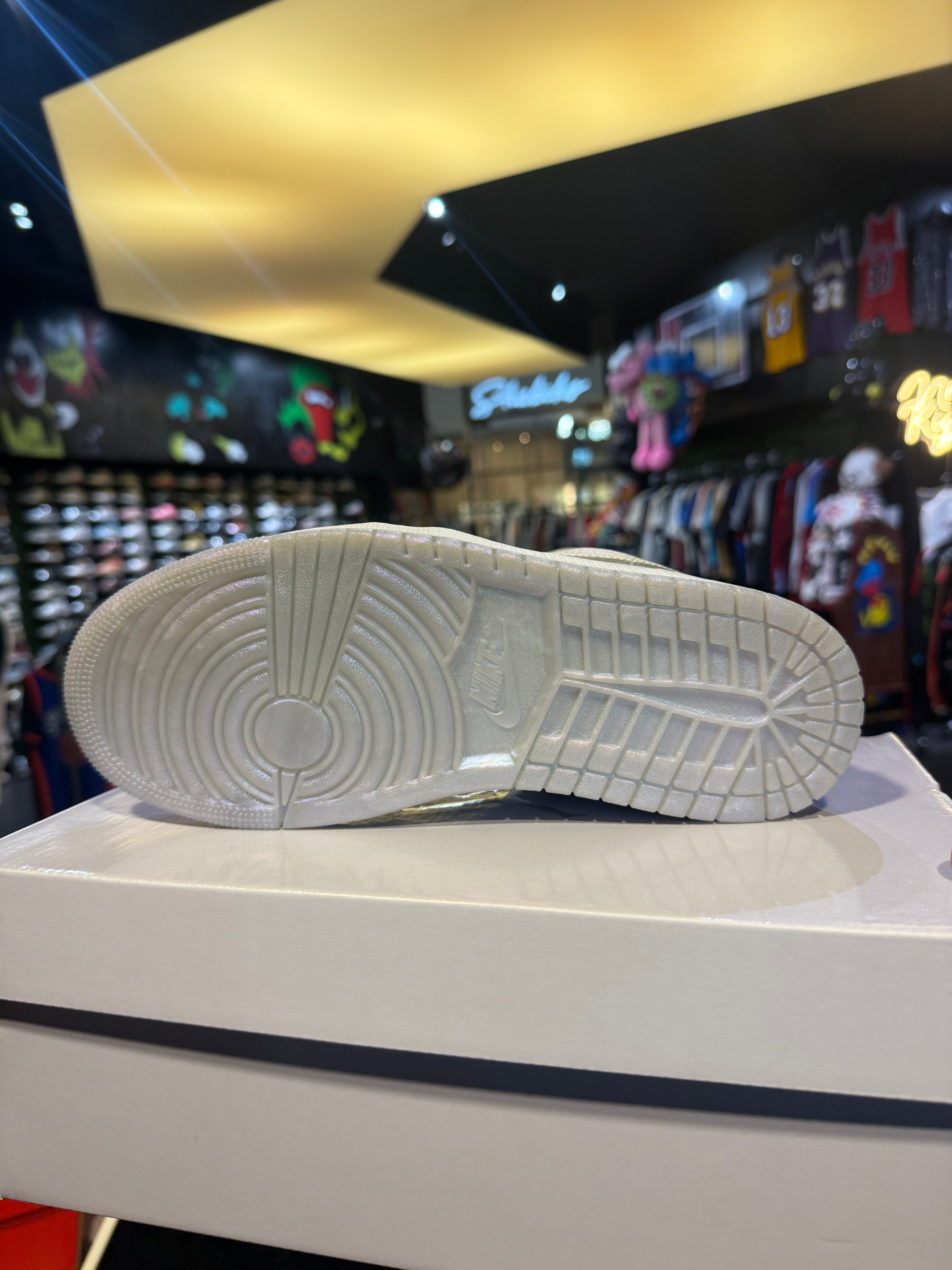 Jordan 1 low ghost