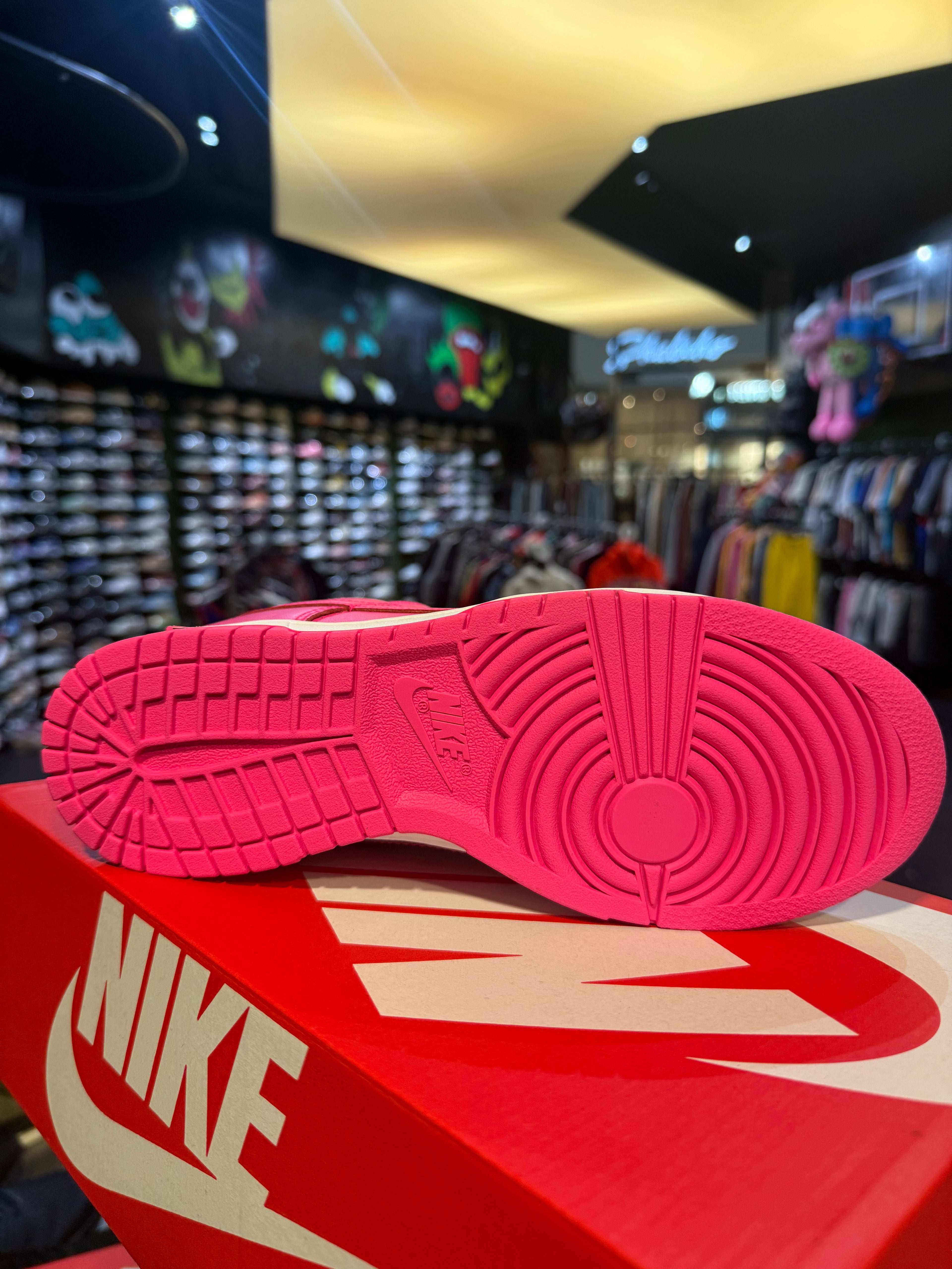 Dunk low hyper pink