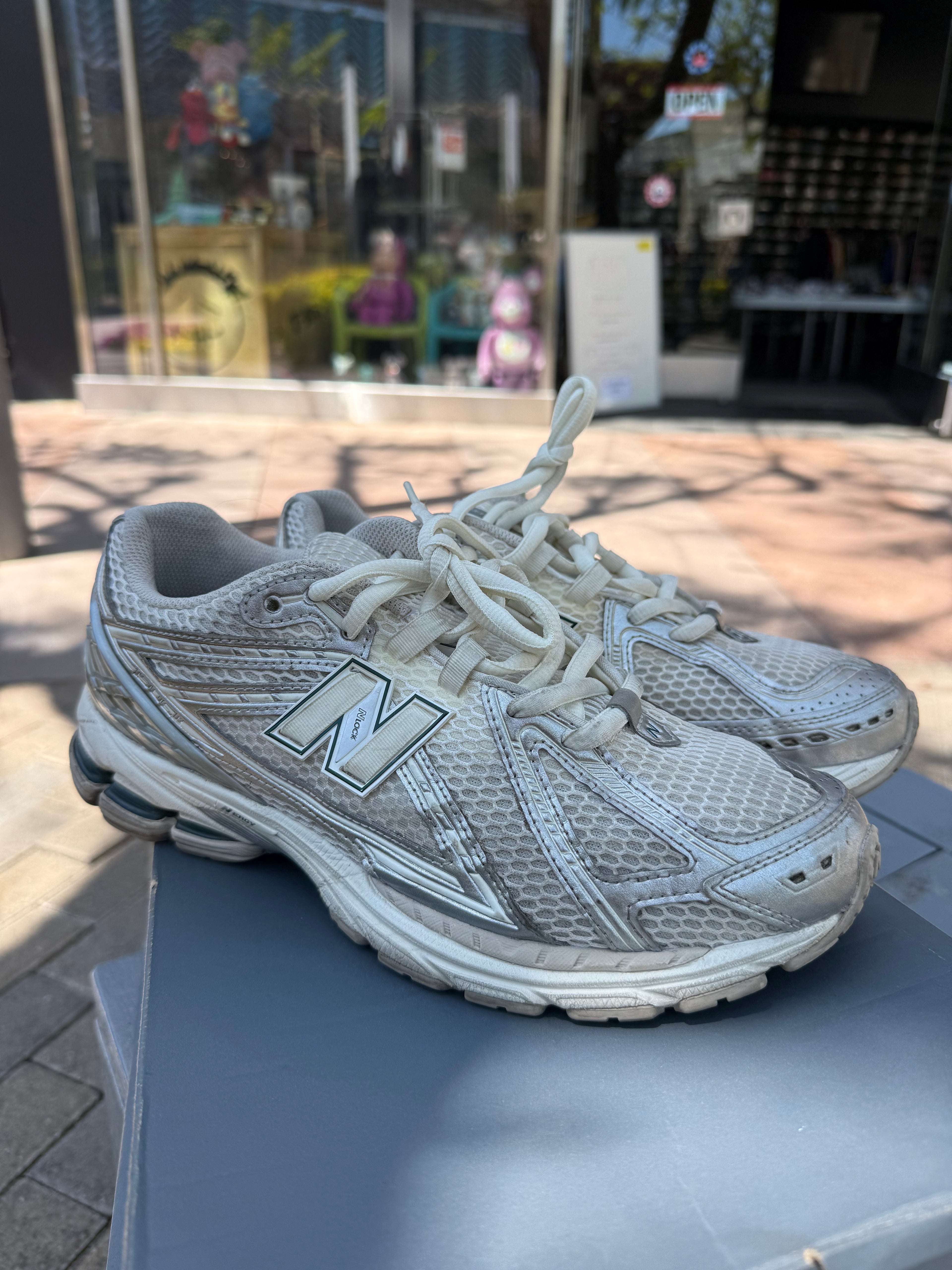 New balance 1906R