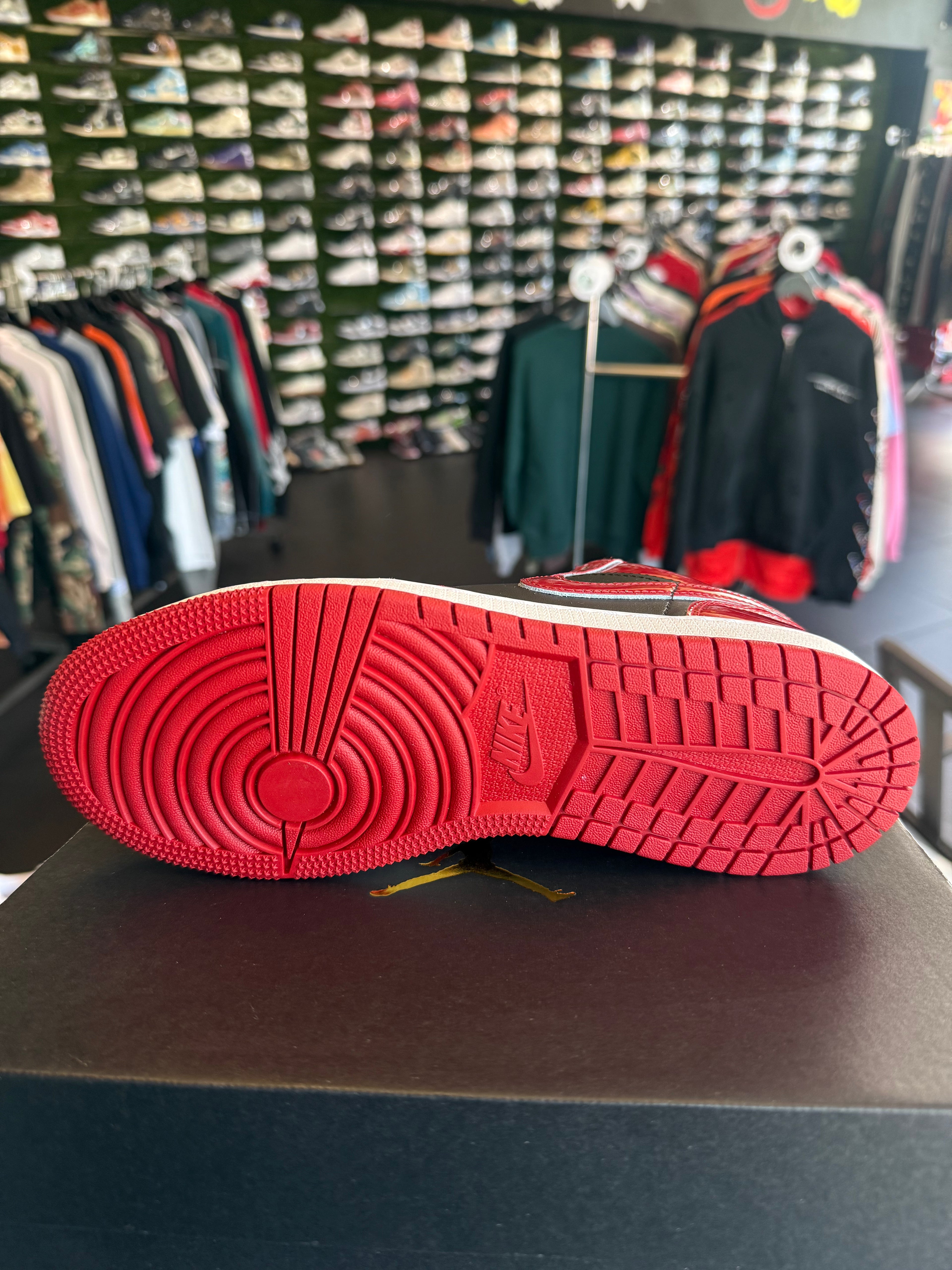 Jordan 1 low patent bred