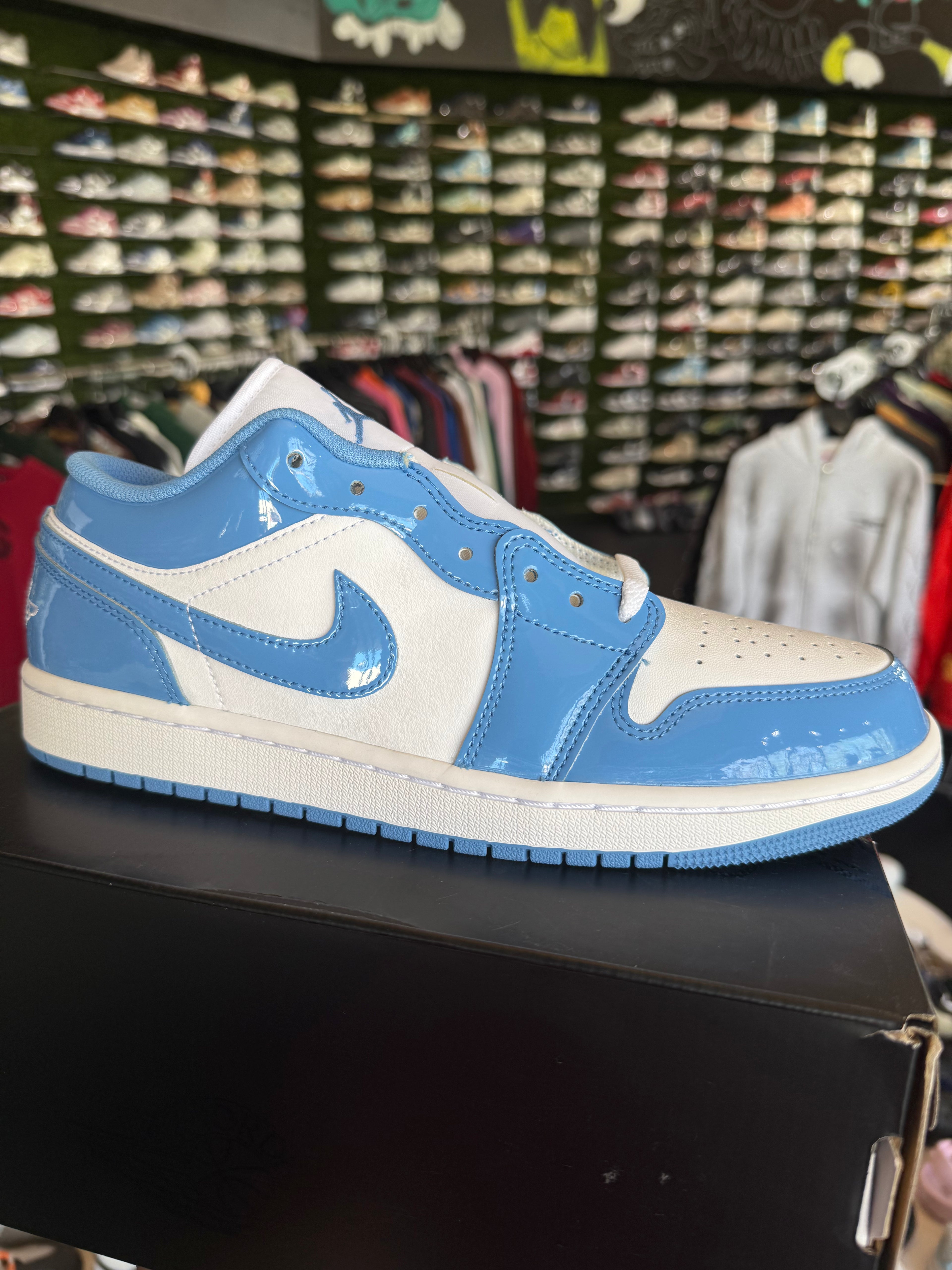 Jordan 1 low Legend blue