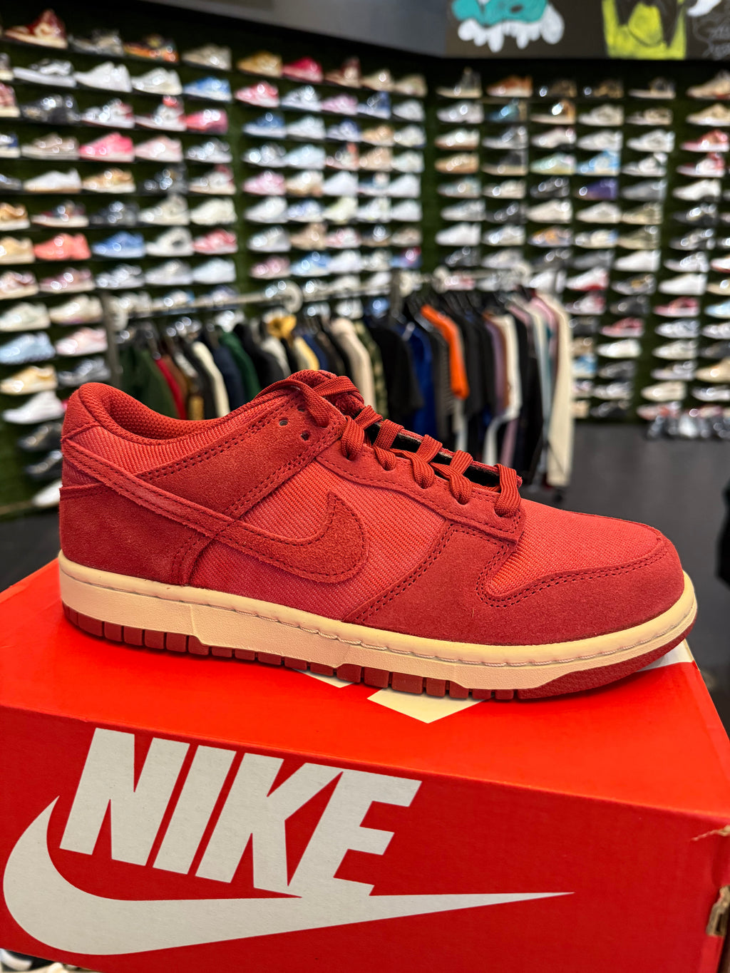 Dunk low crimson