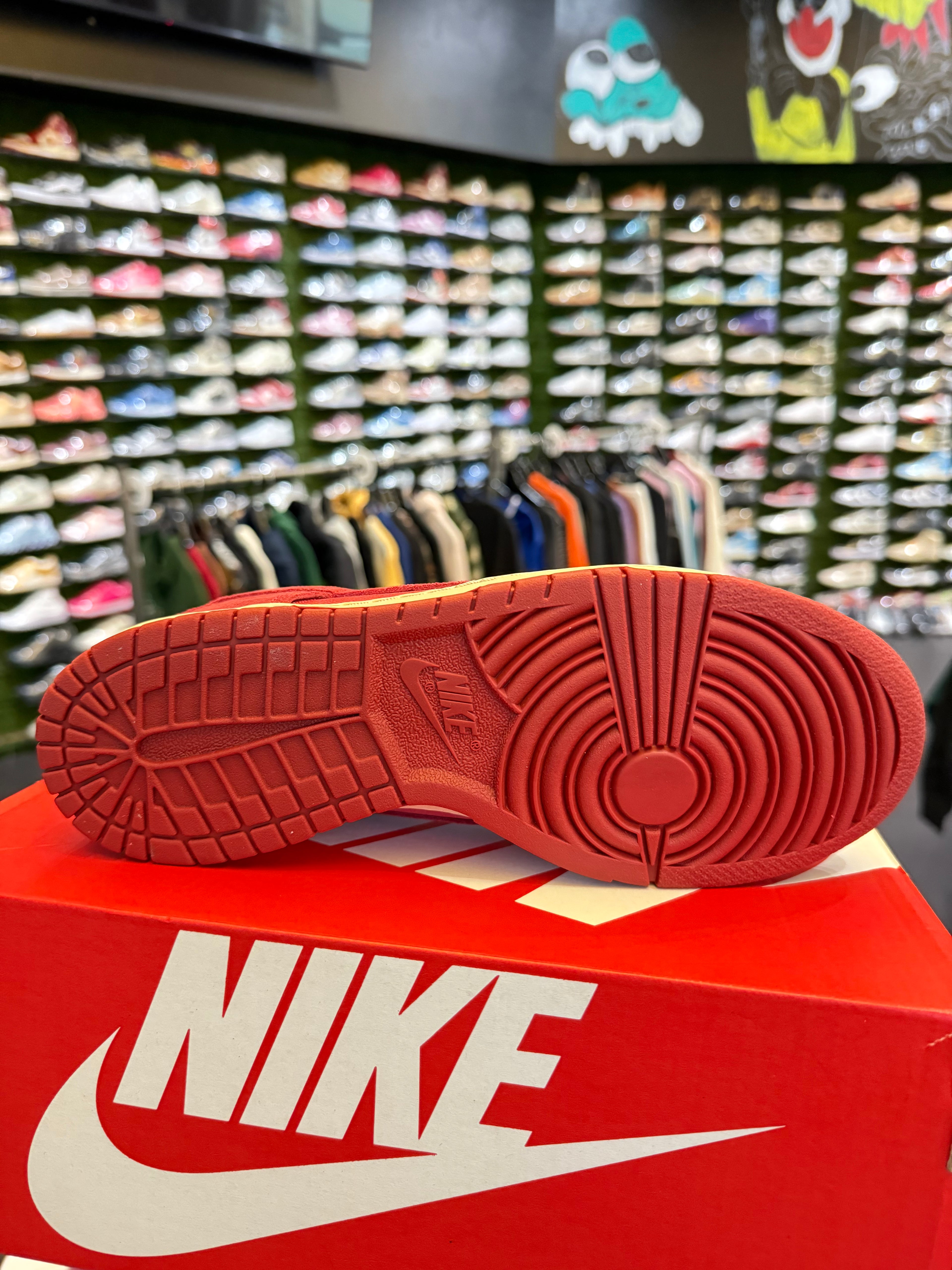 Dunk low crimson