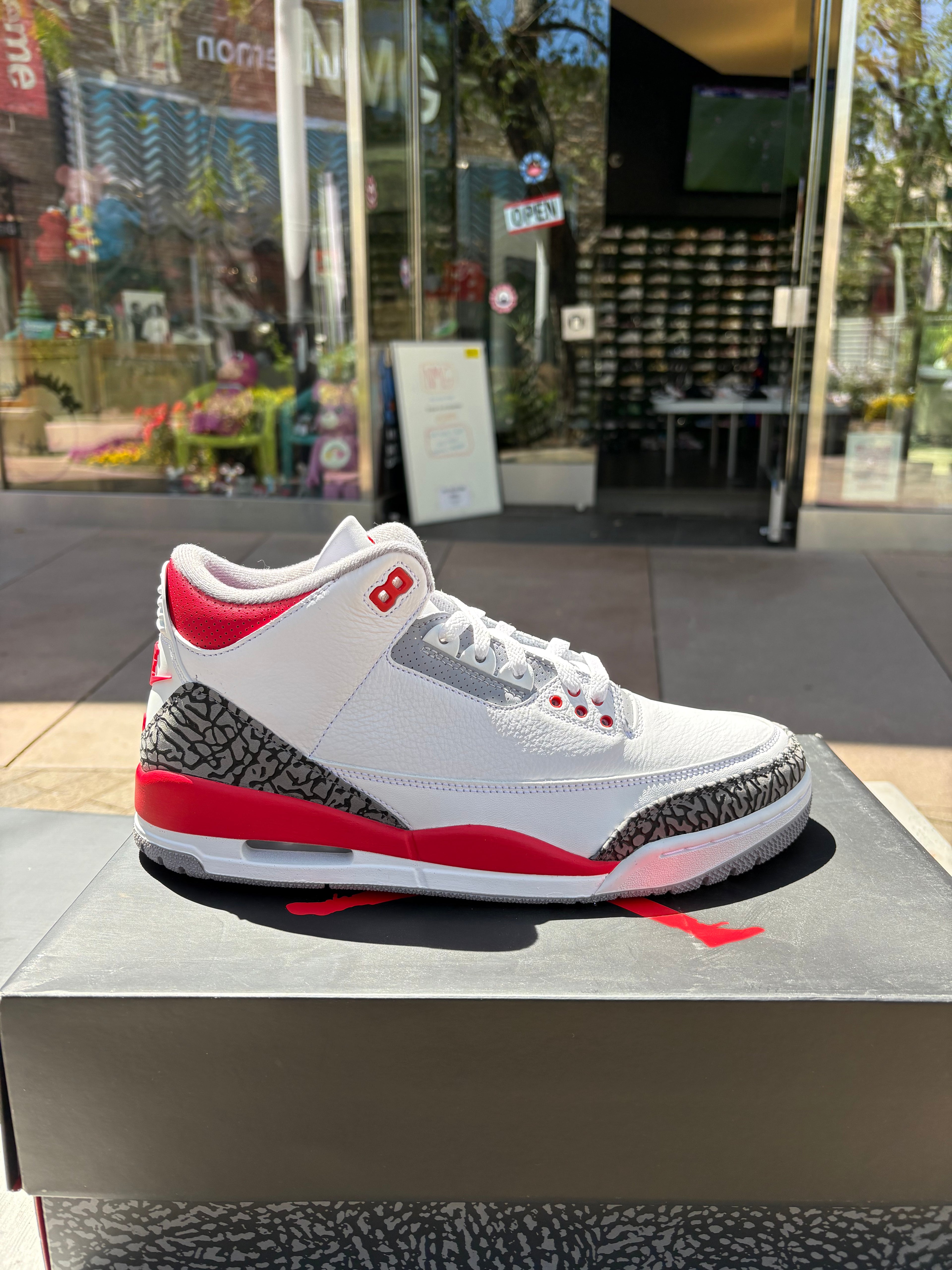 Jordan 3 Fire Red